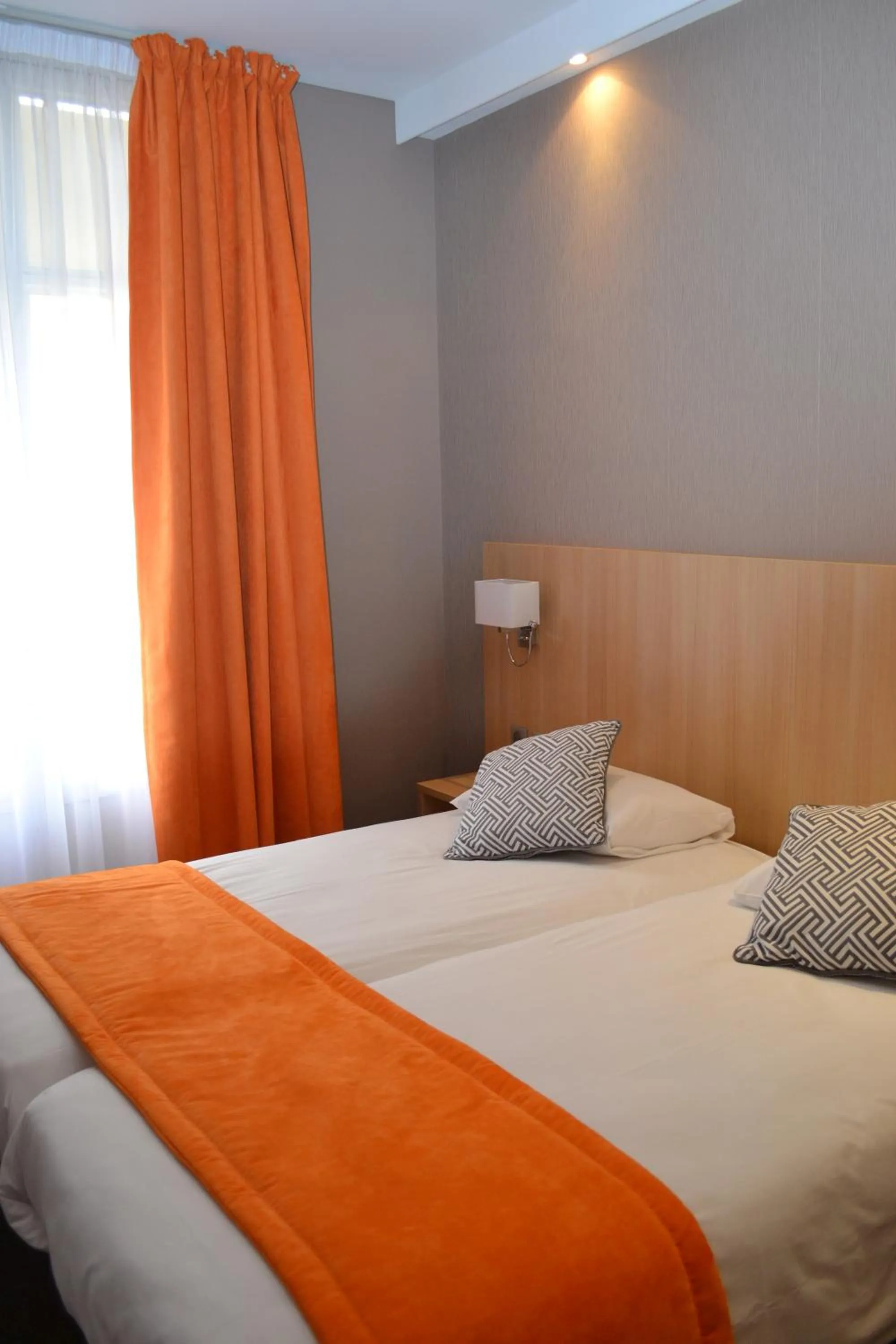 Bed in Hôtel Europe and Spa