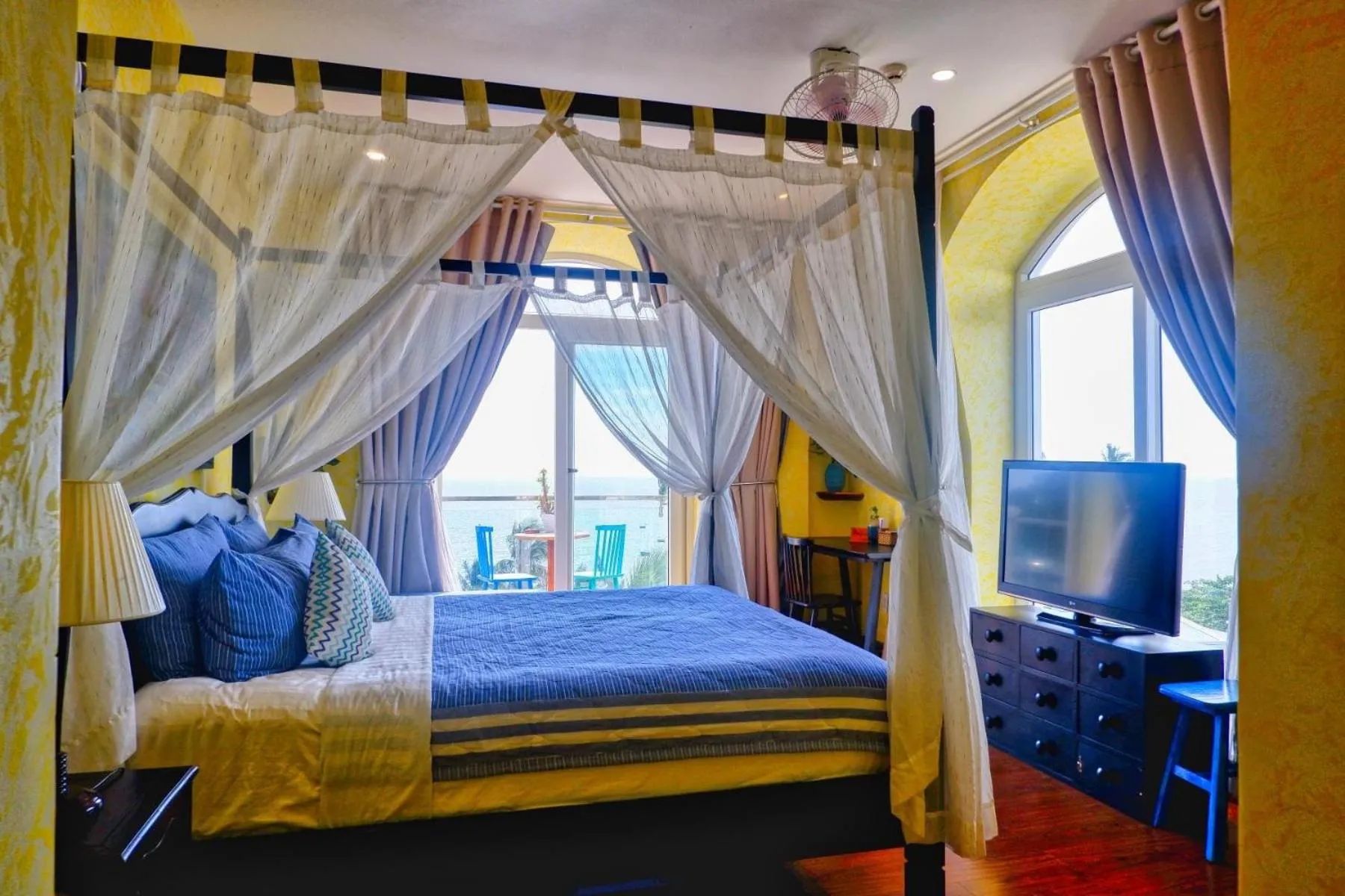 Bed in La Marina Boutique Hotel & Spa