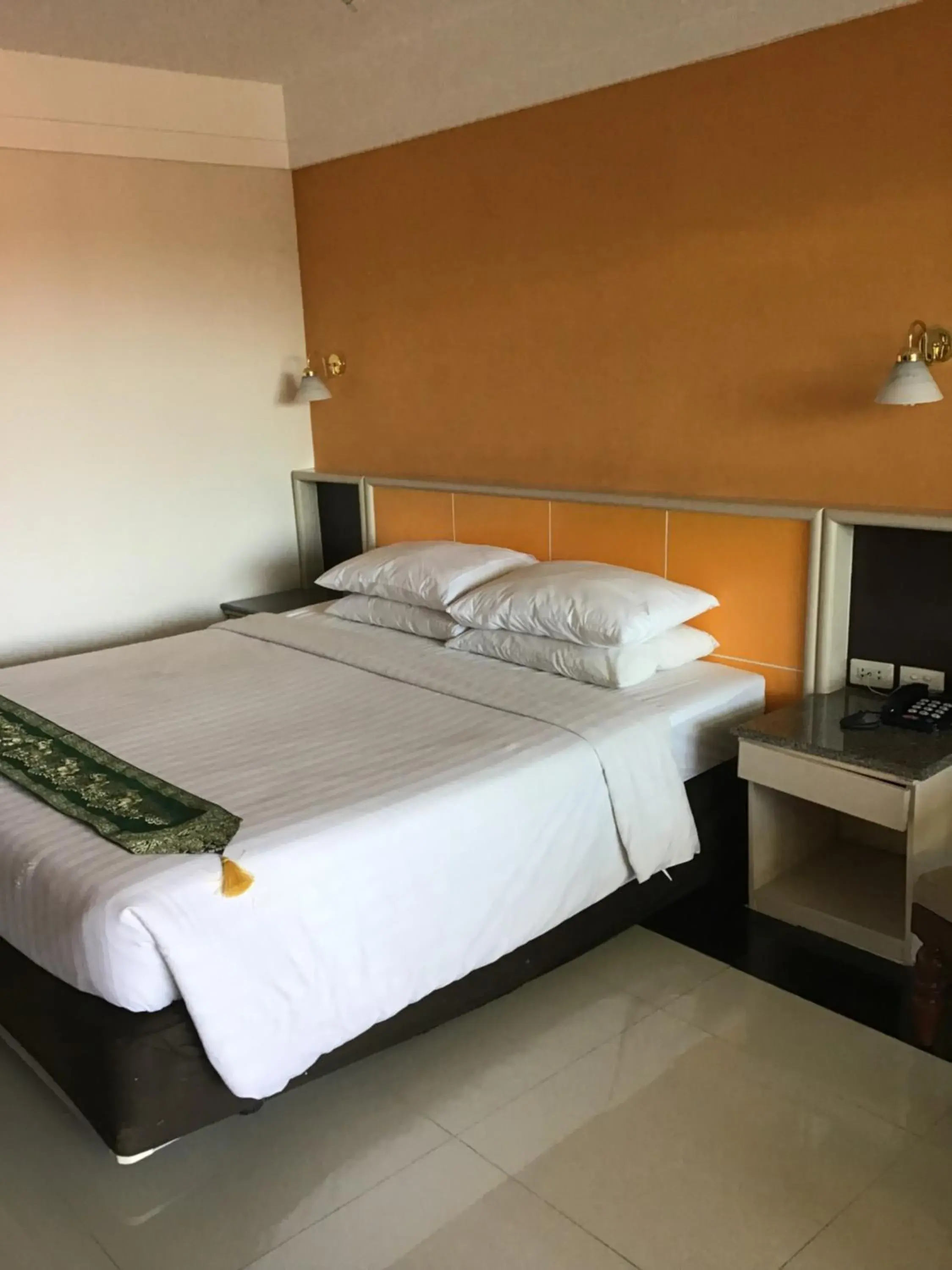 Bed in Tonkoon Hotel Bed in Tonkoon Hotel