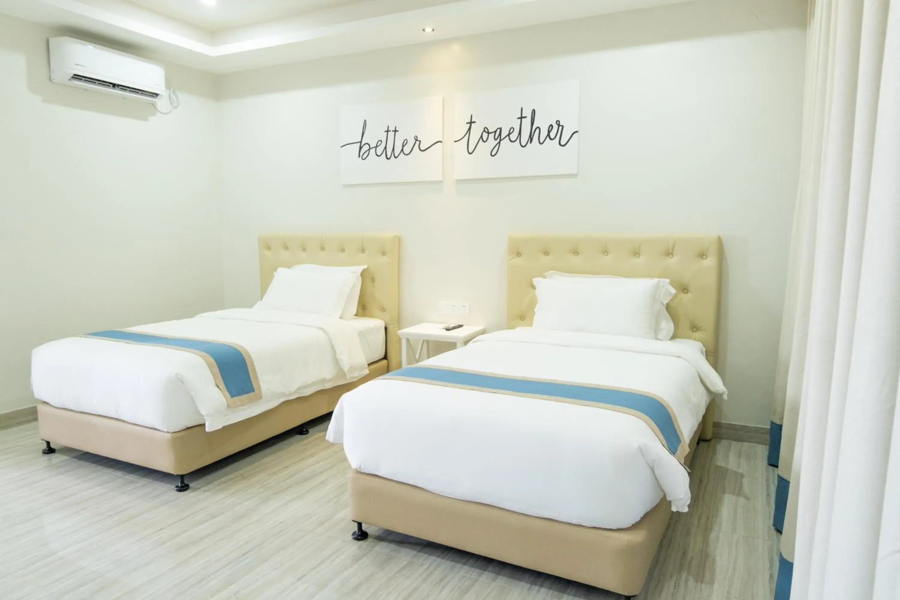 Bed in Hampton Suites Bed in Hampton Suites