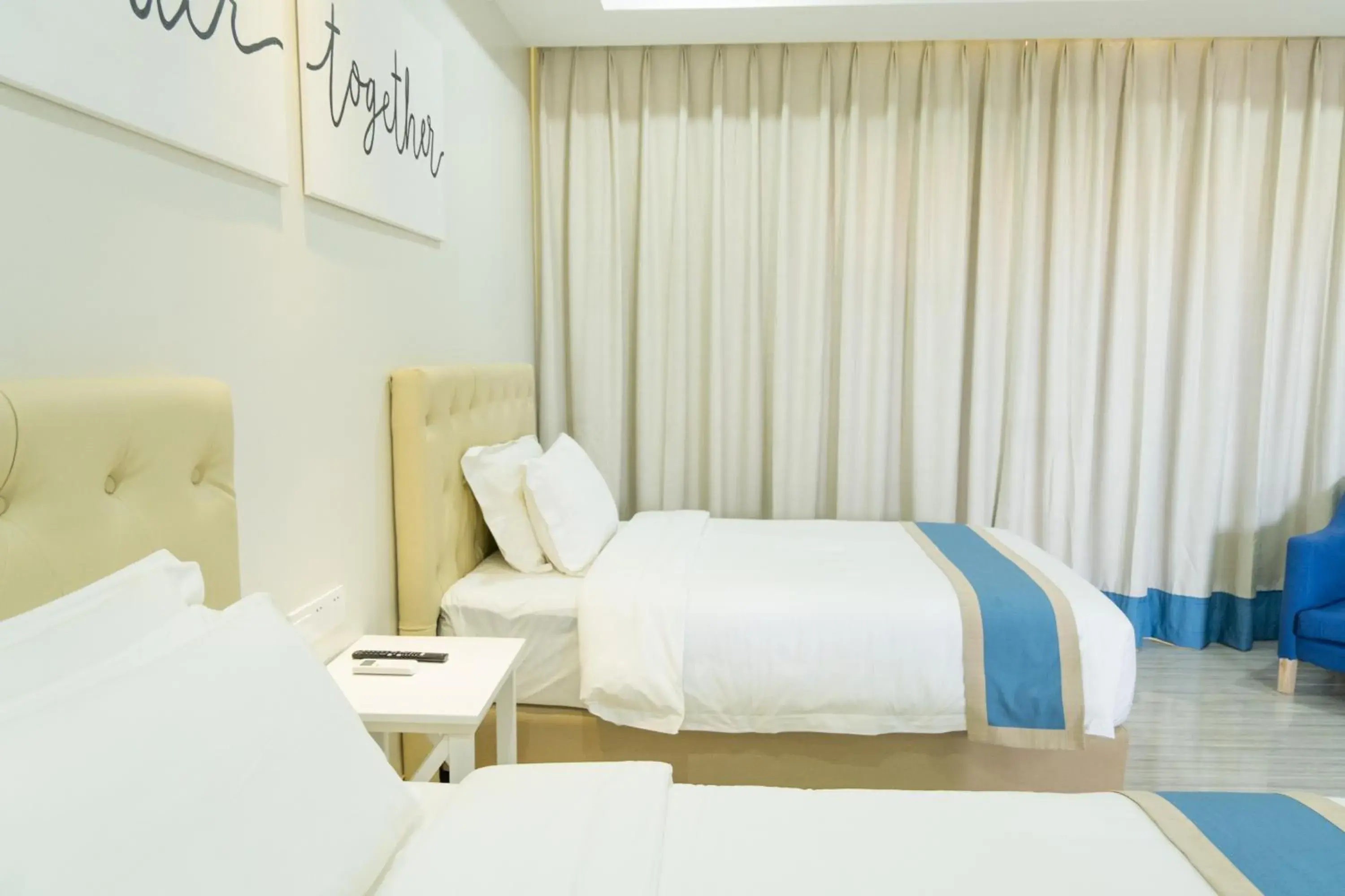 Bed in Hampton Suites Bed in Hampton Suites