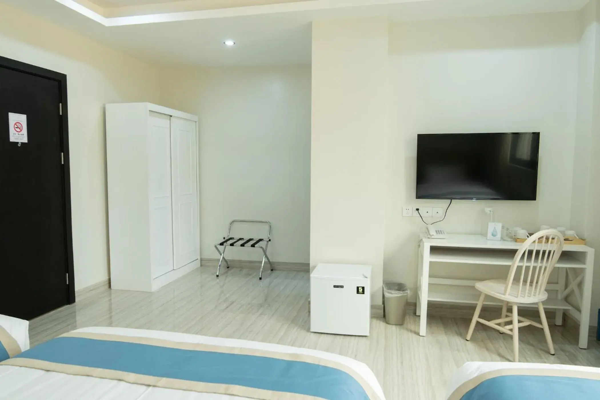 Bed in Hampton Suites Bed in Hampton Suites