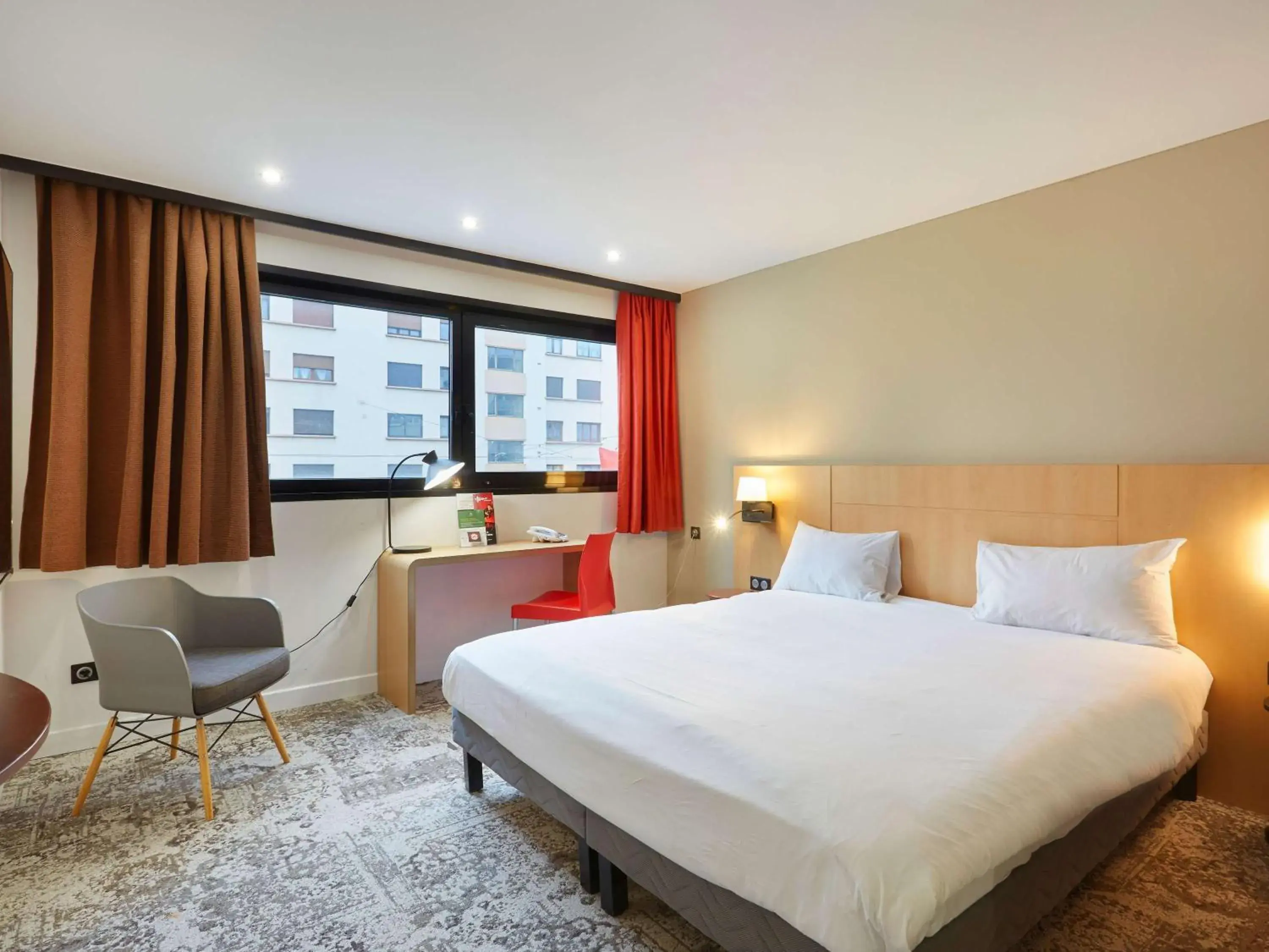 Bed in ibis Annemasse-Genève Bed in ibis Annemasse-Genève