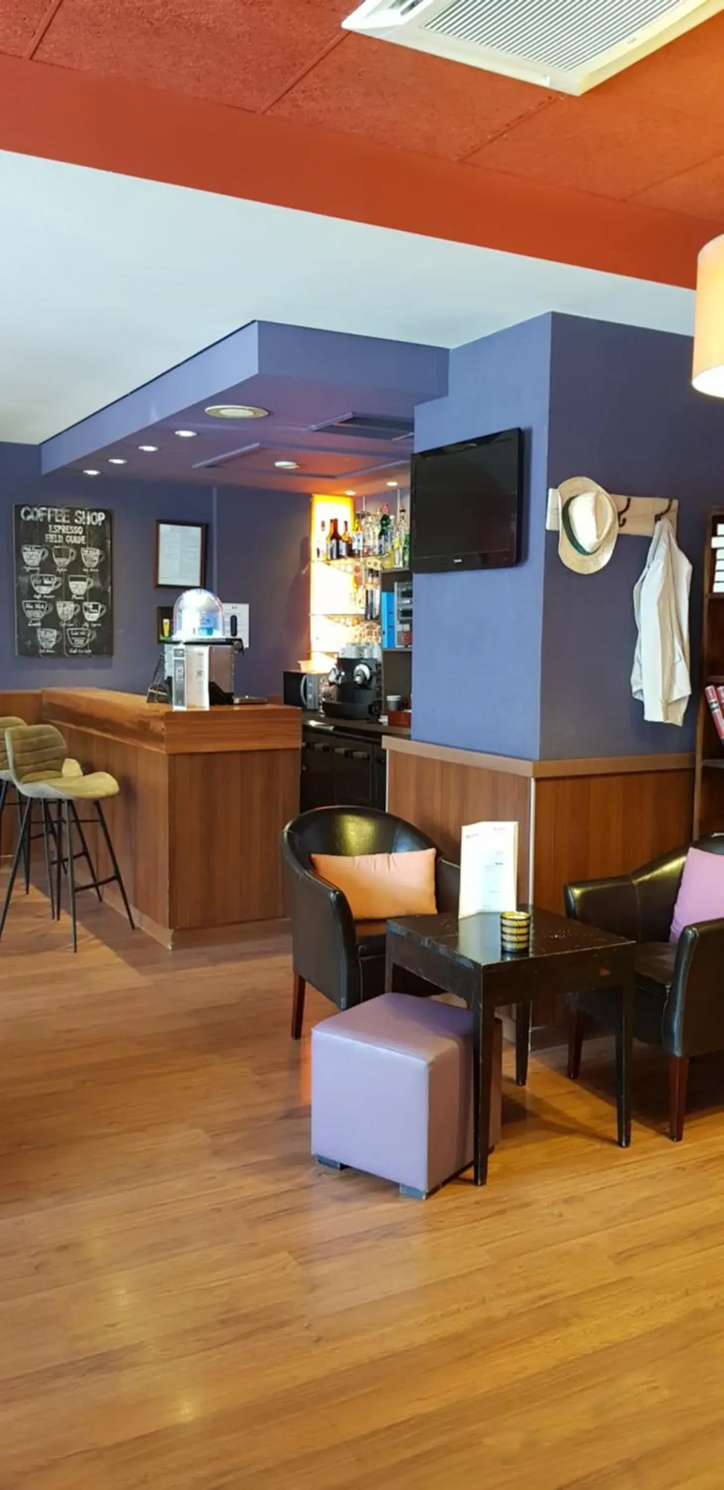 Lounge or bar in ibis Annemasse-Genève Lounge or bar in ibis Annemasse-Genève