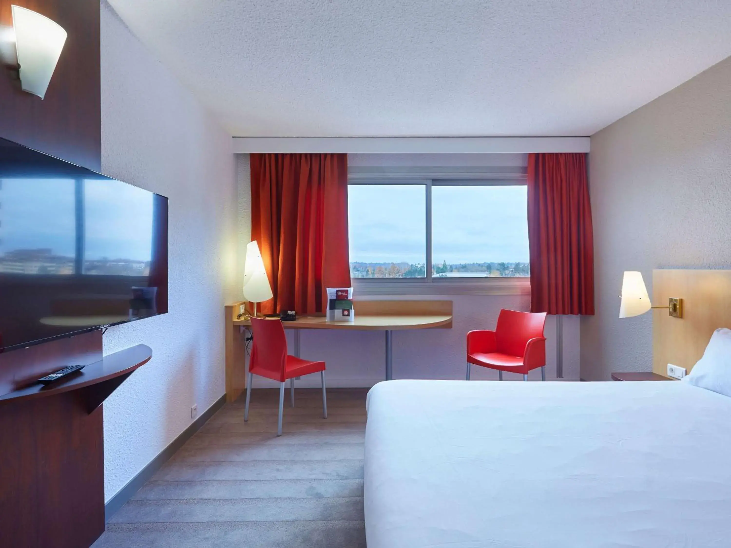 Bed in ibis Annemasse-Genève Bed in ibis Annemasse-Genève