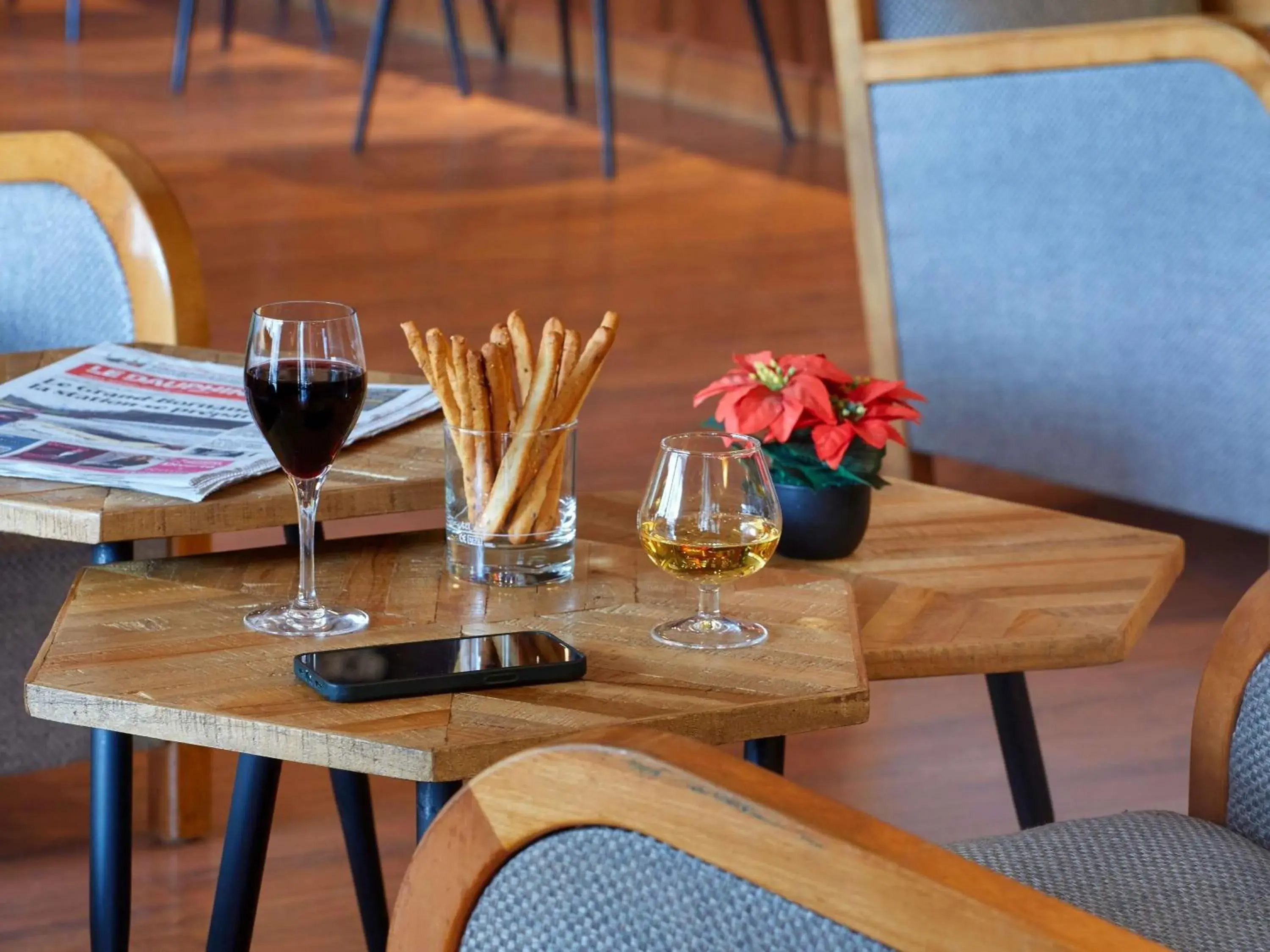 Lounge or bar in ibis Annemasse-Genève Lounge or bar in ibis Annemasse-Genève