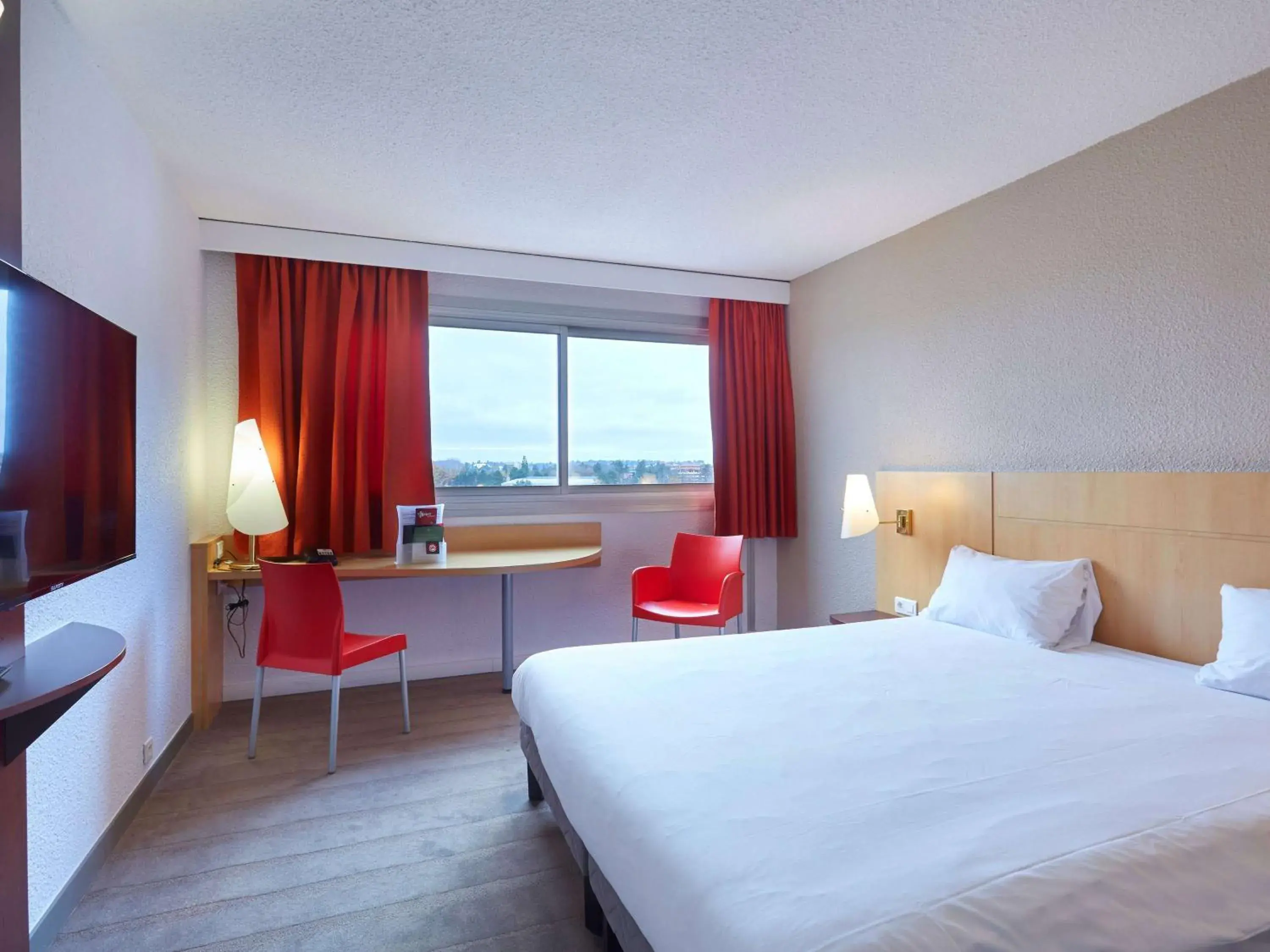 Bed in ibis Annemasse-Genève Bed in ibis Annemasse-Genève