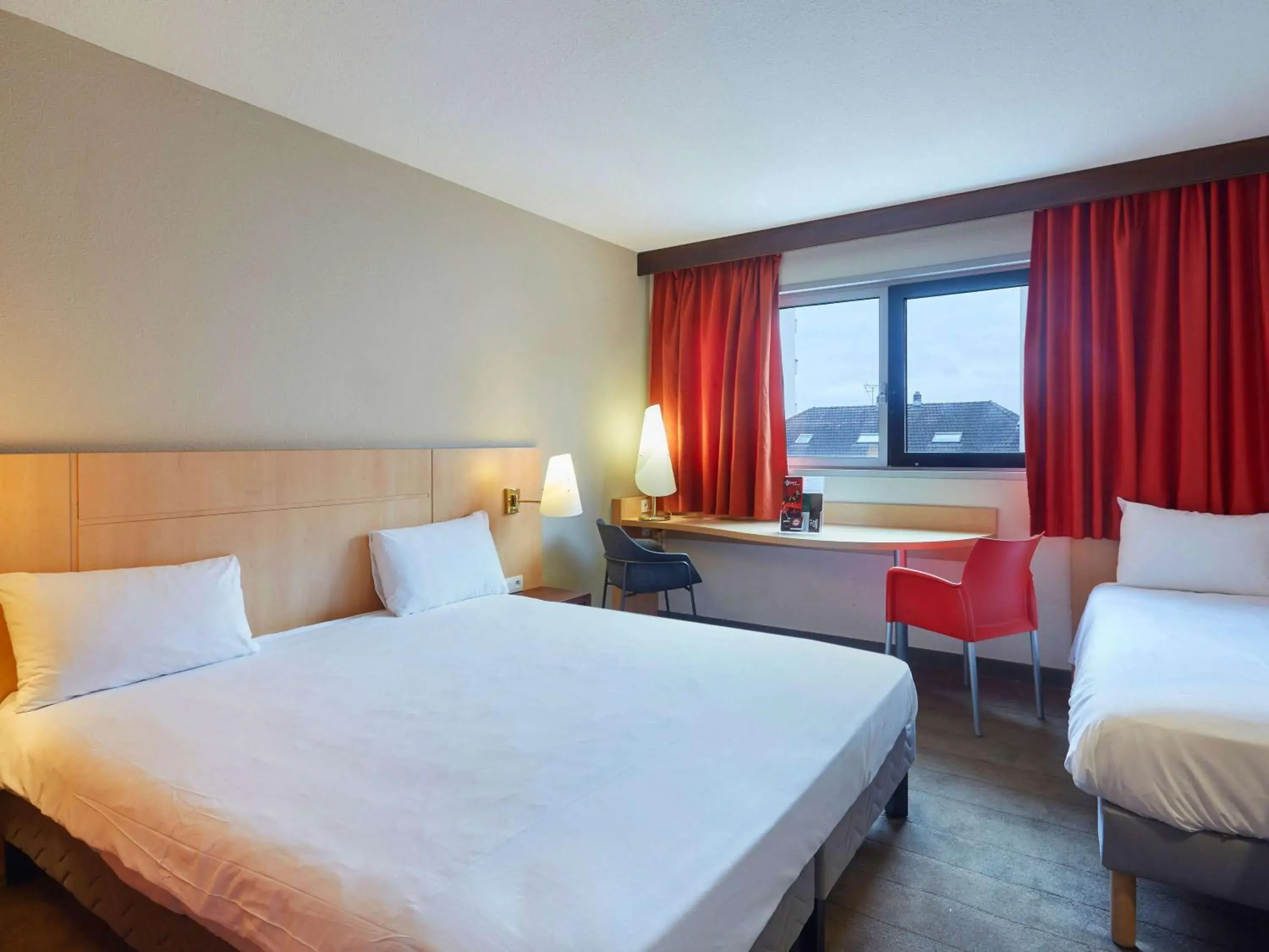 Bed in ibis Annemasse-Genève Bed in ibis Annemasse-Genève