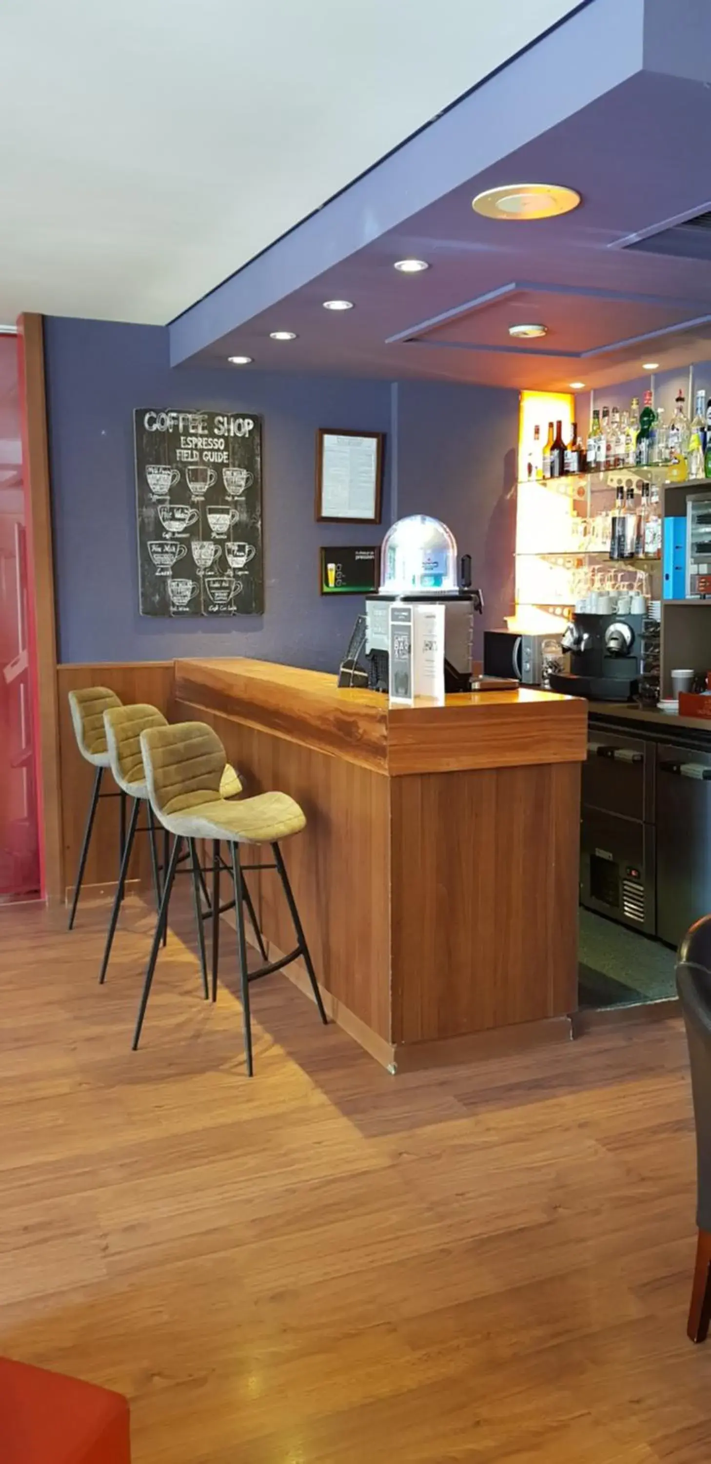 Lounge or bar in ibis Annemasse-Genève Lounge or bar in ibis Annemasse-Genève