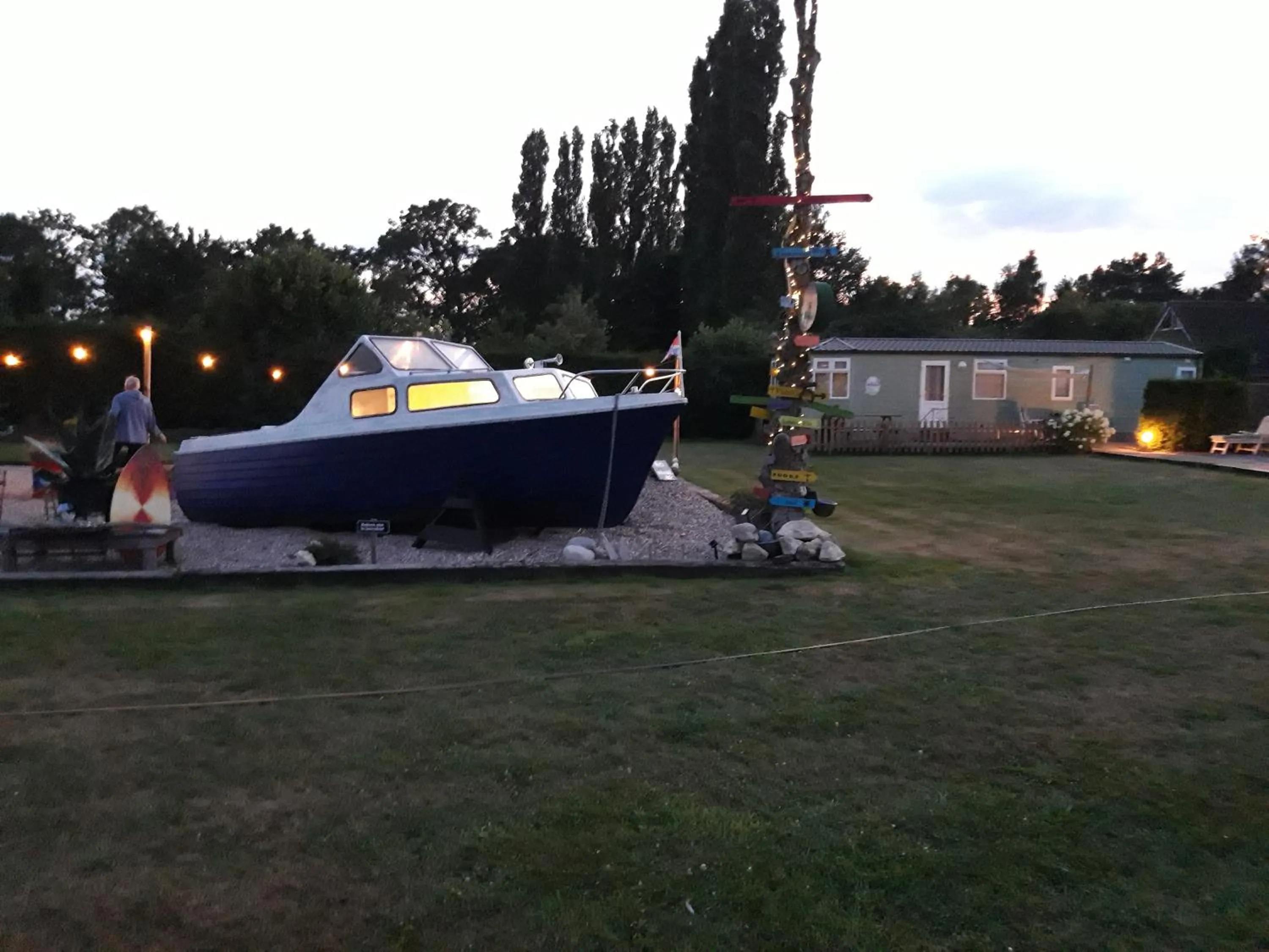 Garden view in Sfeervol Appartement Het Knooppunt