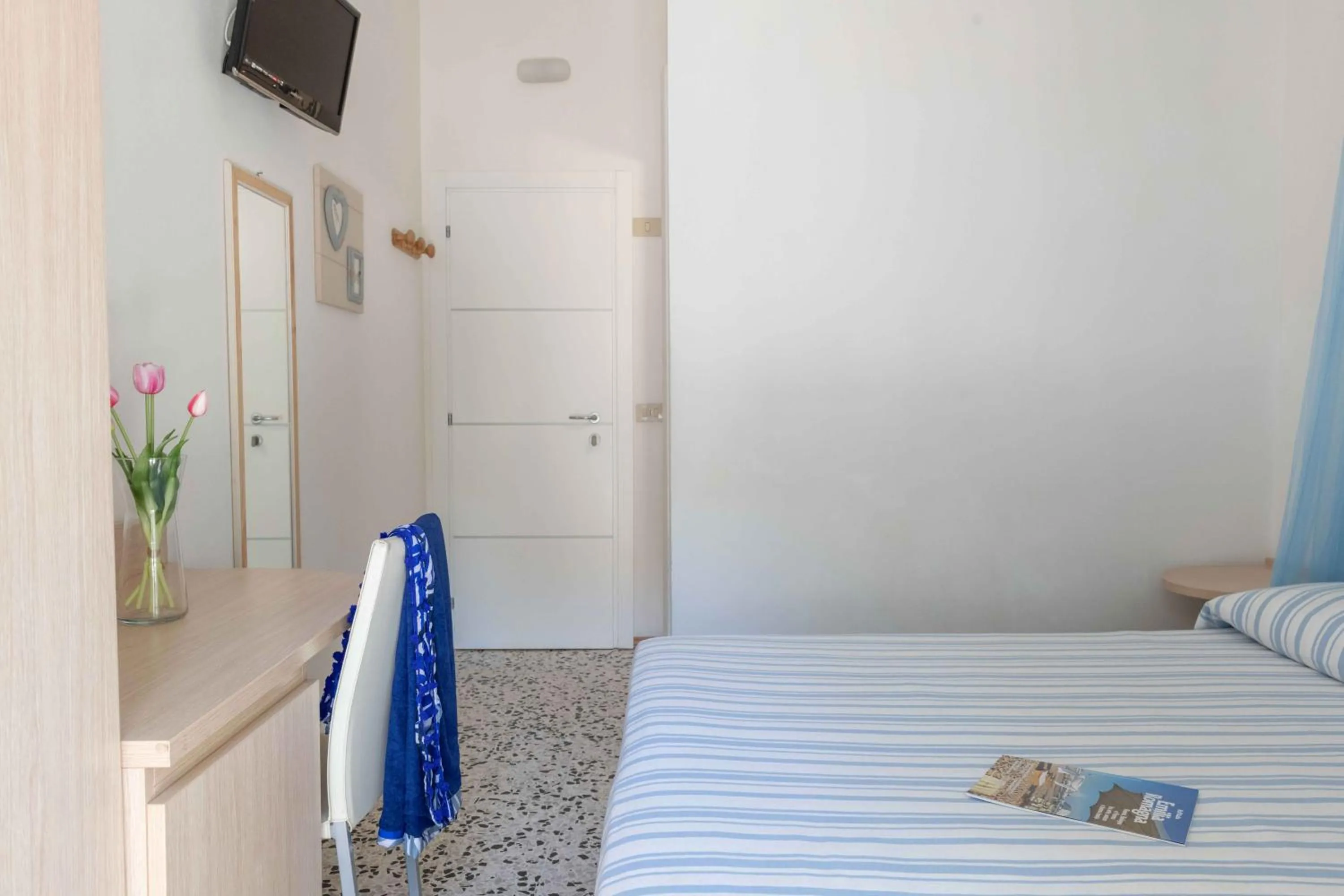Bed in Hotel Smart Cervia B&B