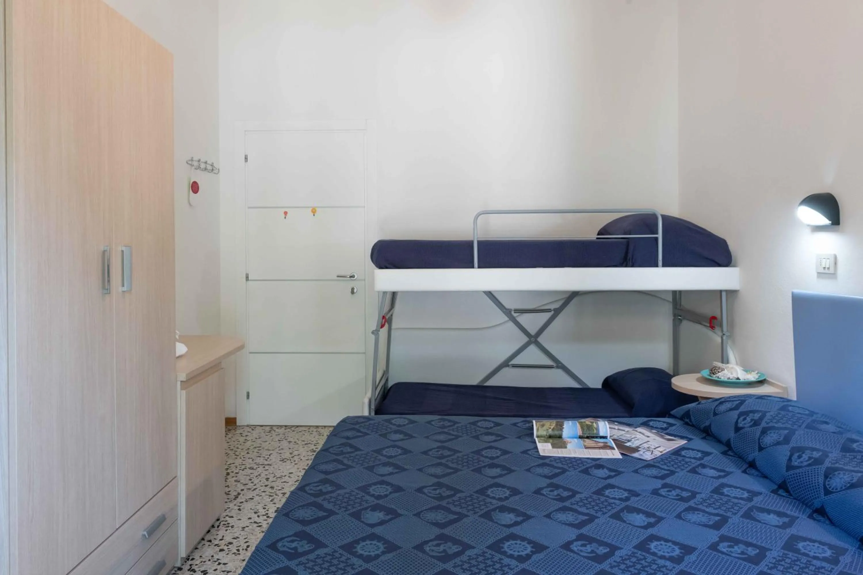 bunk bed, Bed in Hotel Smart Cervia B&B