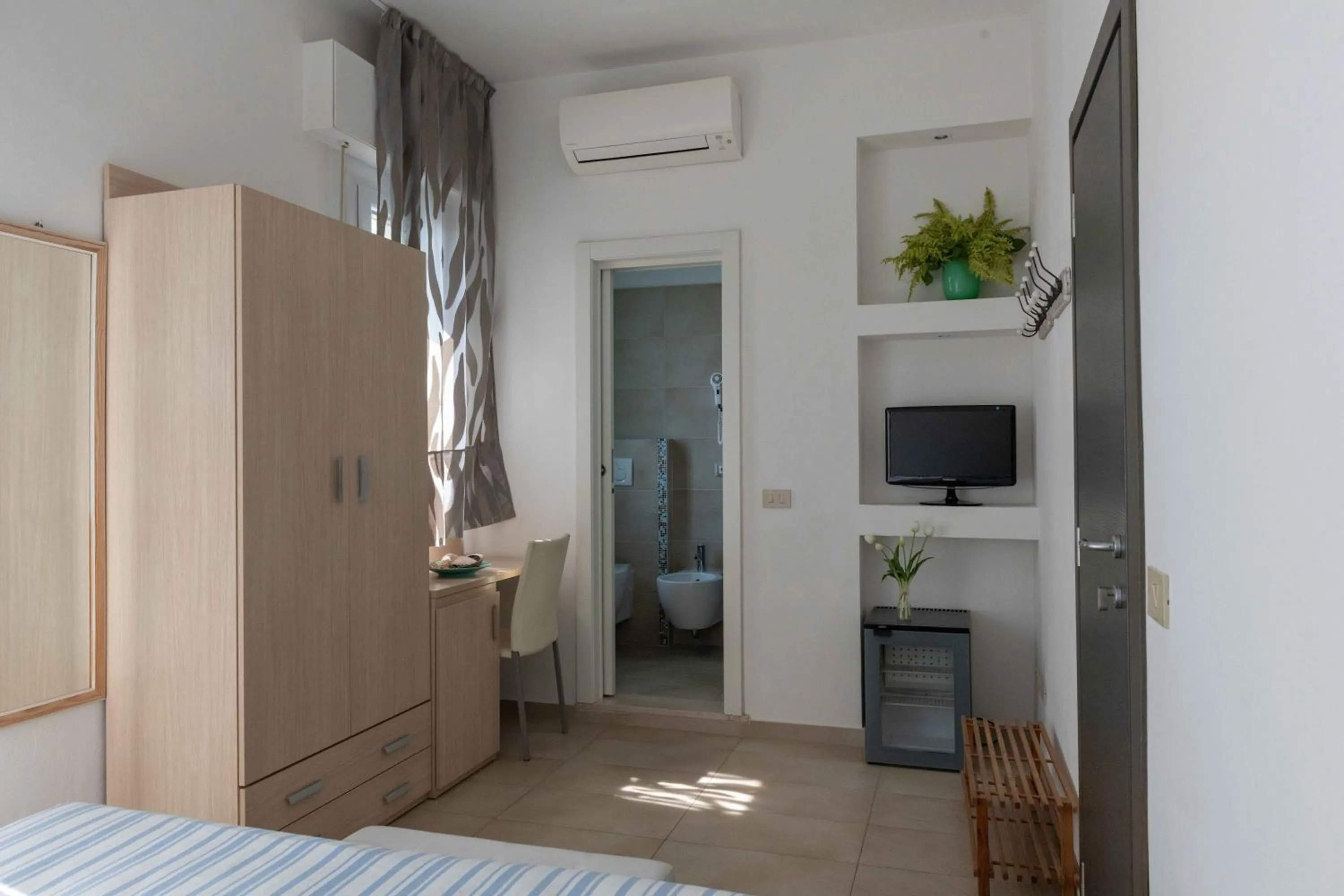 Bed in Hotel Smart Cervia B&B