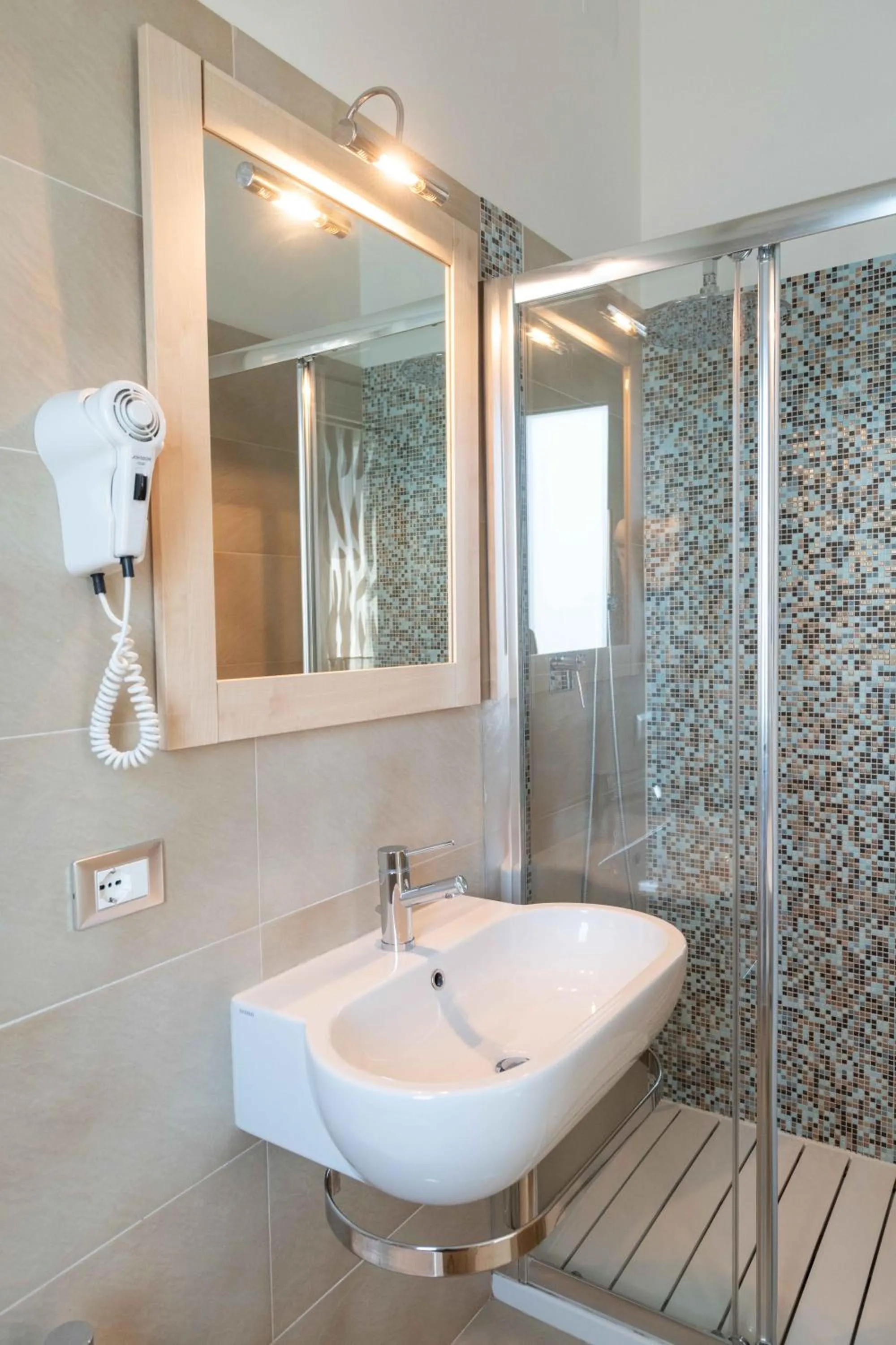 Shower in Hotel Smart Cervia B&B