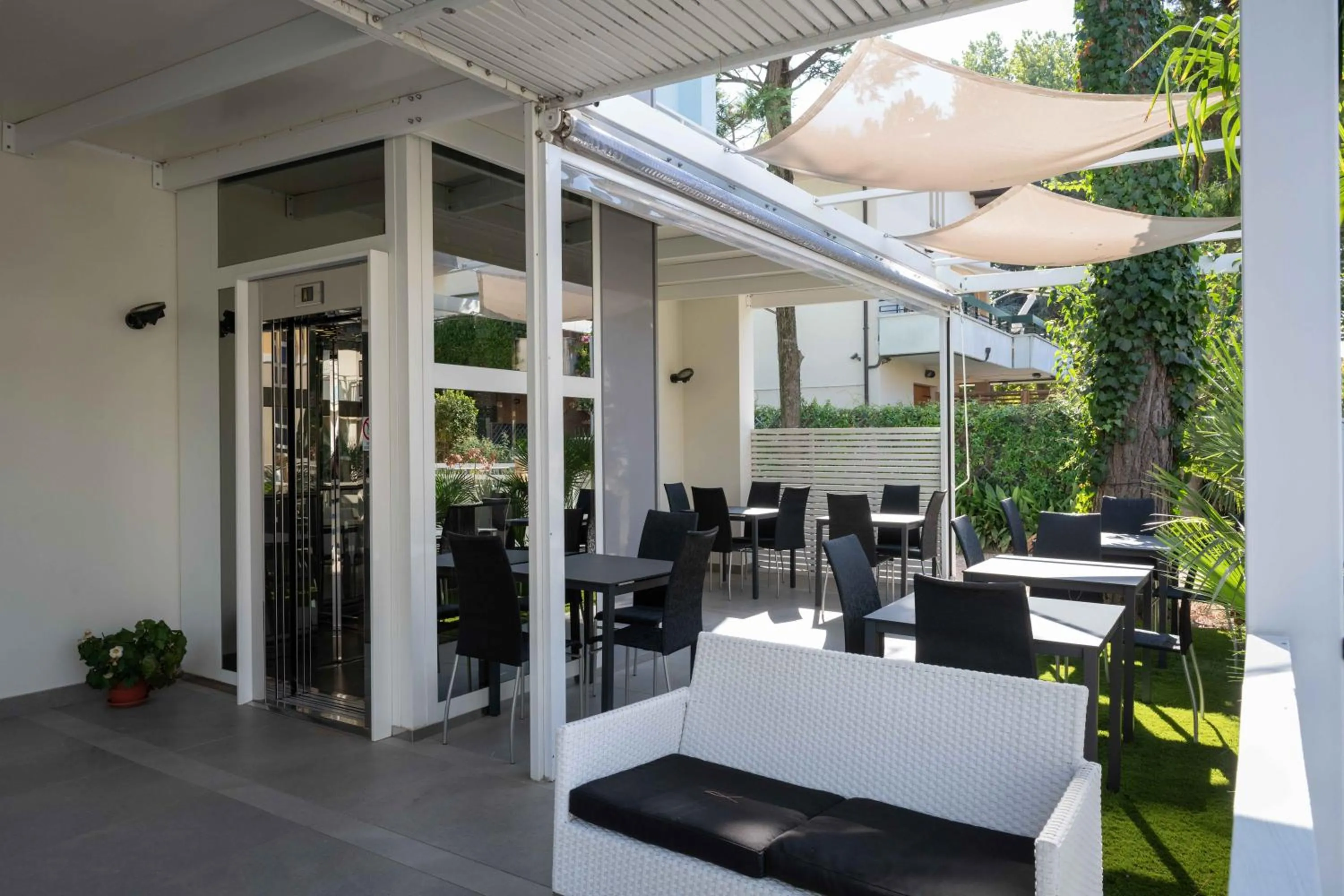 Property building in Hotel Smart Cervia B&B