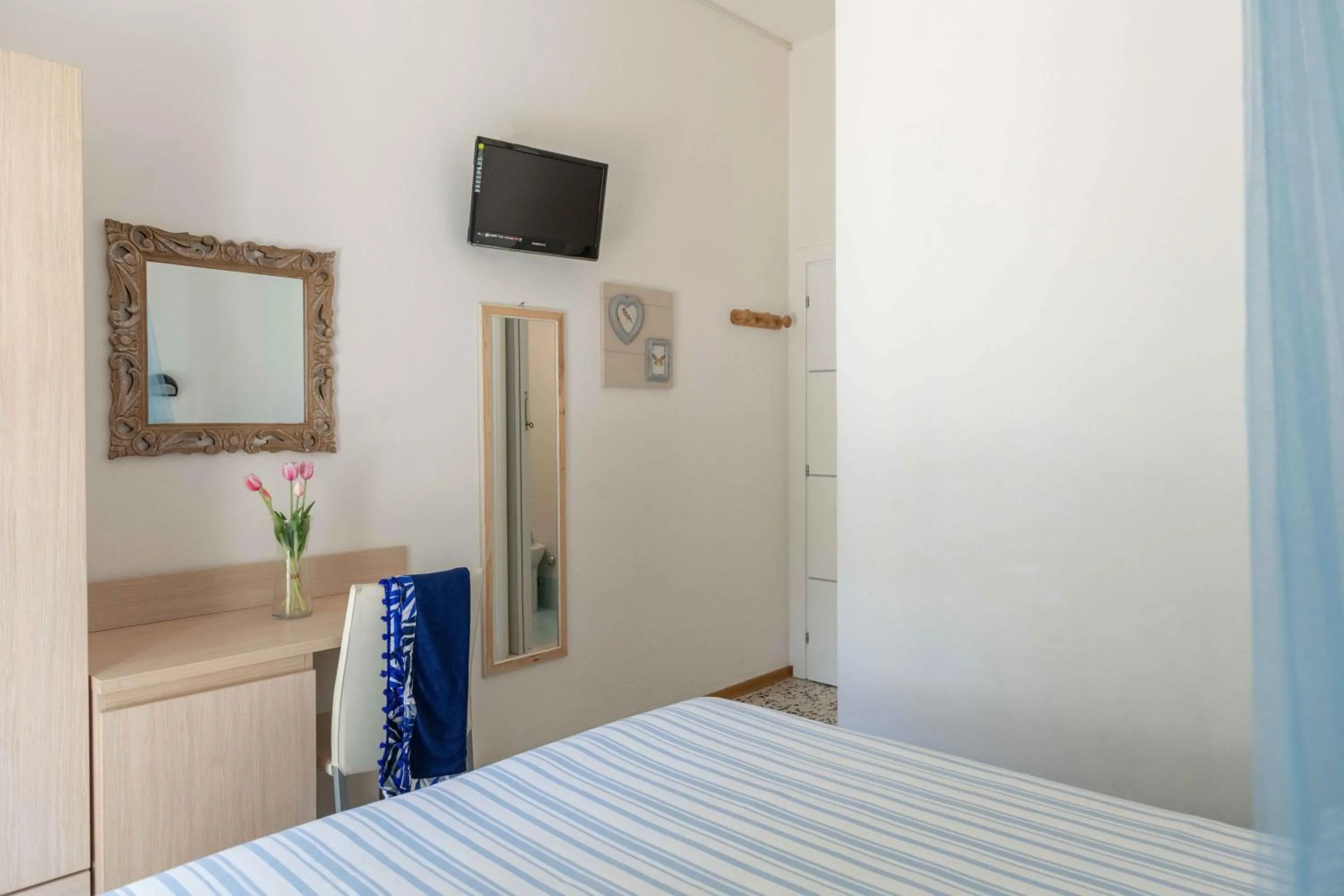 TV and multimedia, Bed in Hotel Smart Cervia B&B