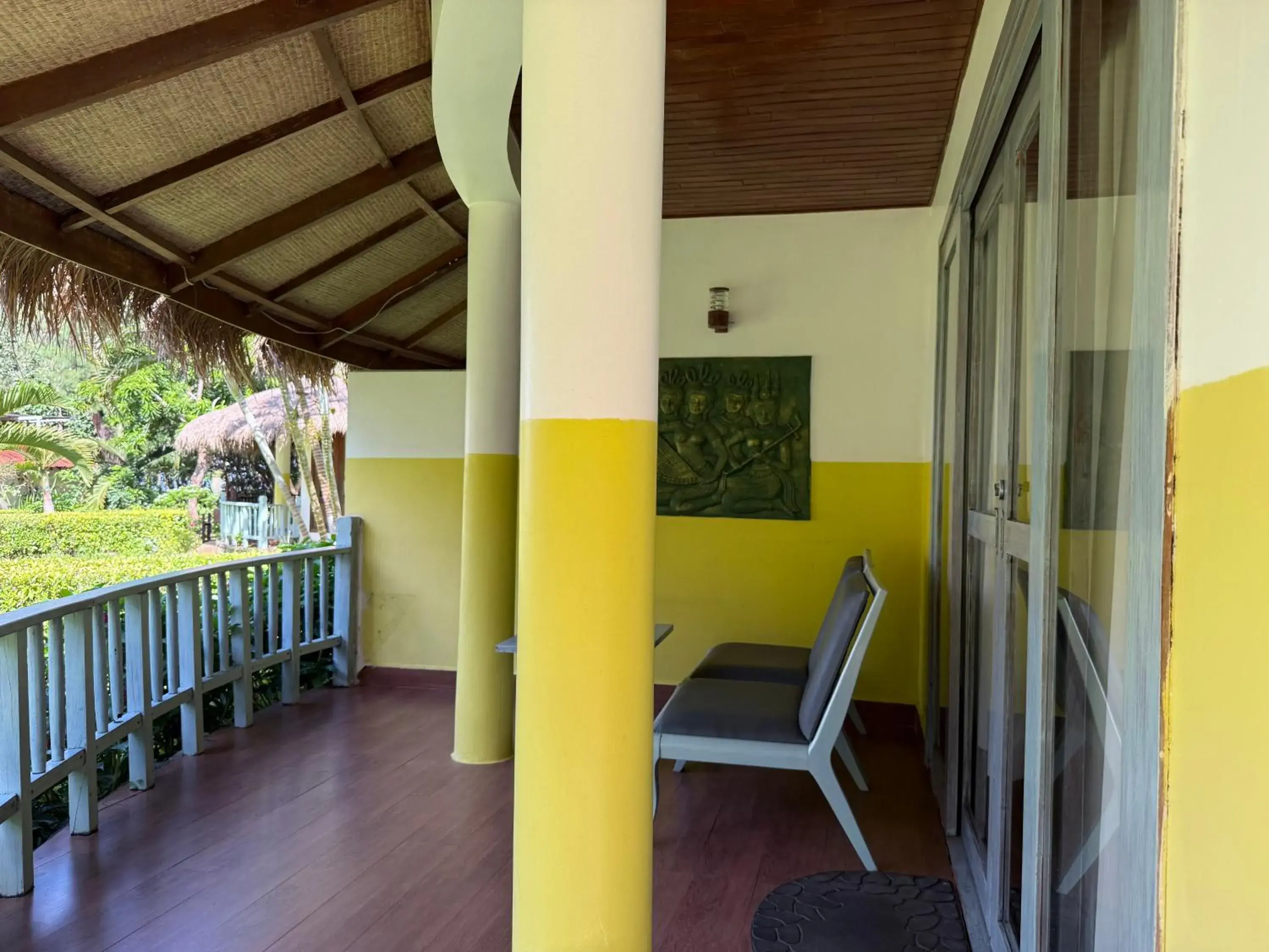 Deluxe King Garden View in Nataya Round House Coral Bay Resort Deluxe King Garden View in Nataya Round House Coral Bay Resort