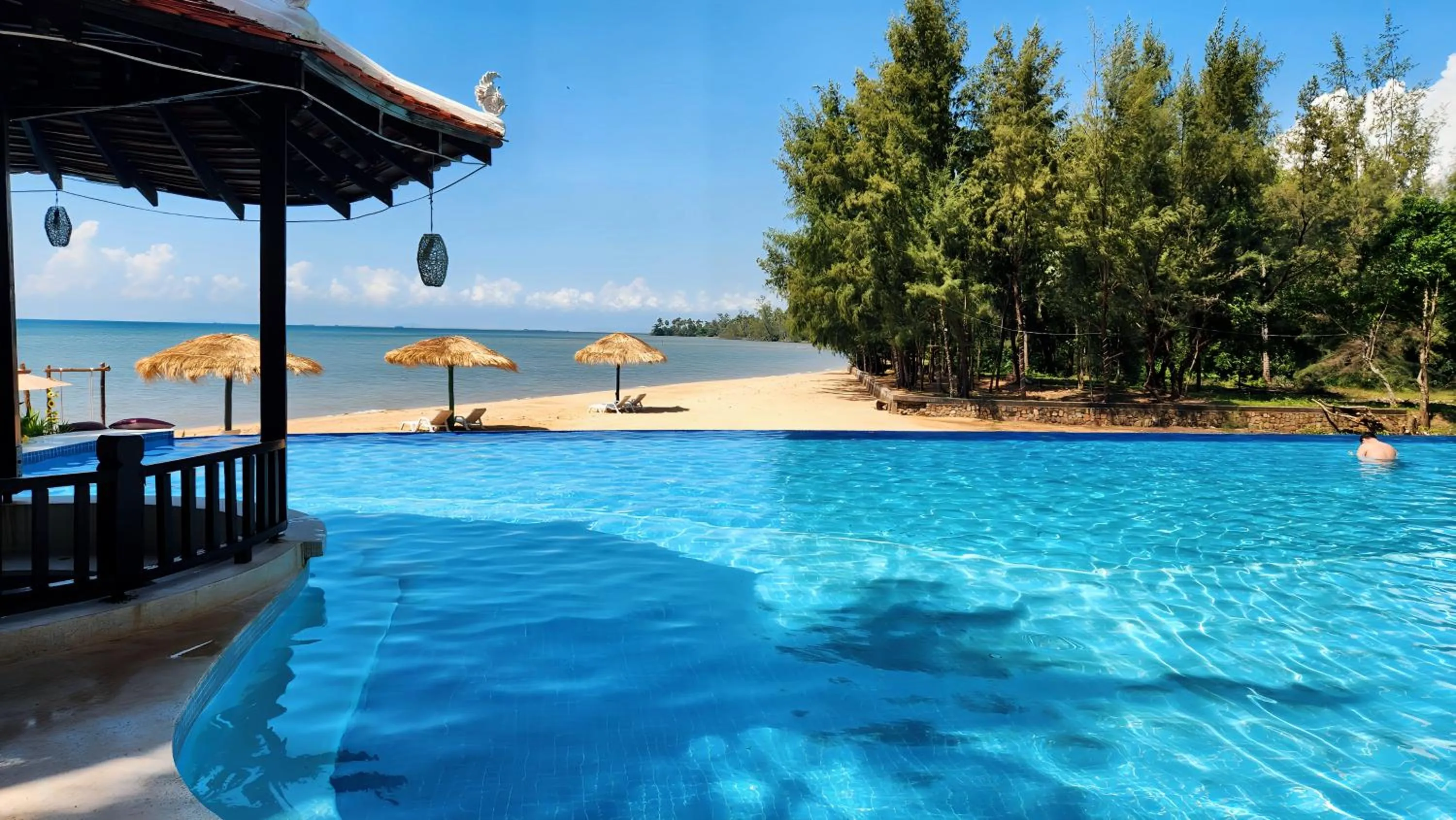 Swimming pool in Nataya Round House Coral Bay Resort