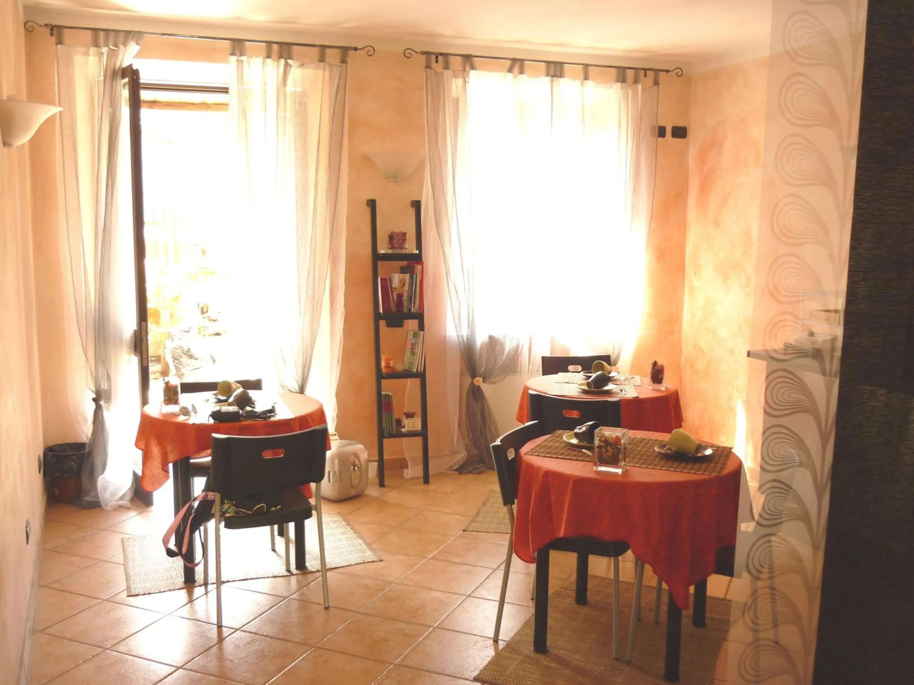 Restaurant/places to eat in Antica Corte