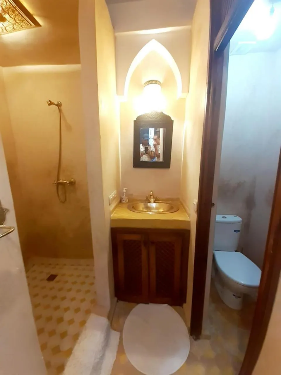 Shower in Riad Sable Chaud