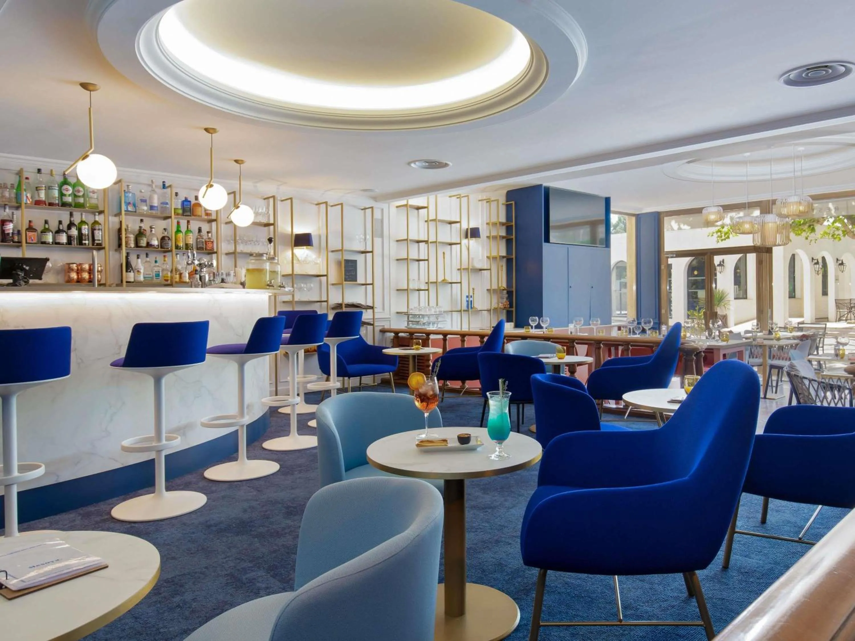 Lounge or bar in Mercure Marseille Centre Bompard La Corniche