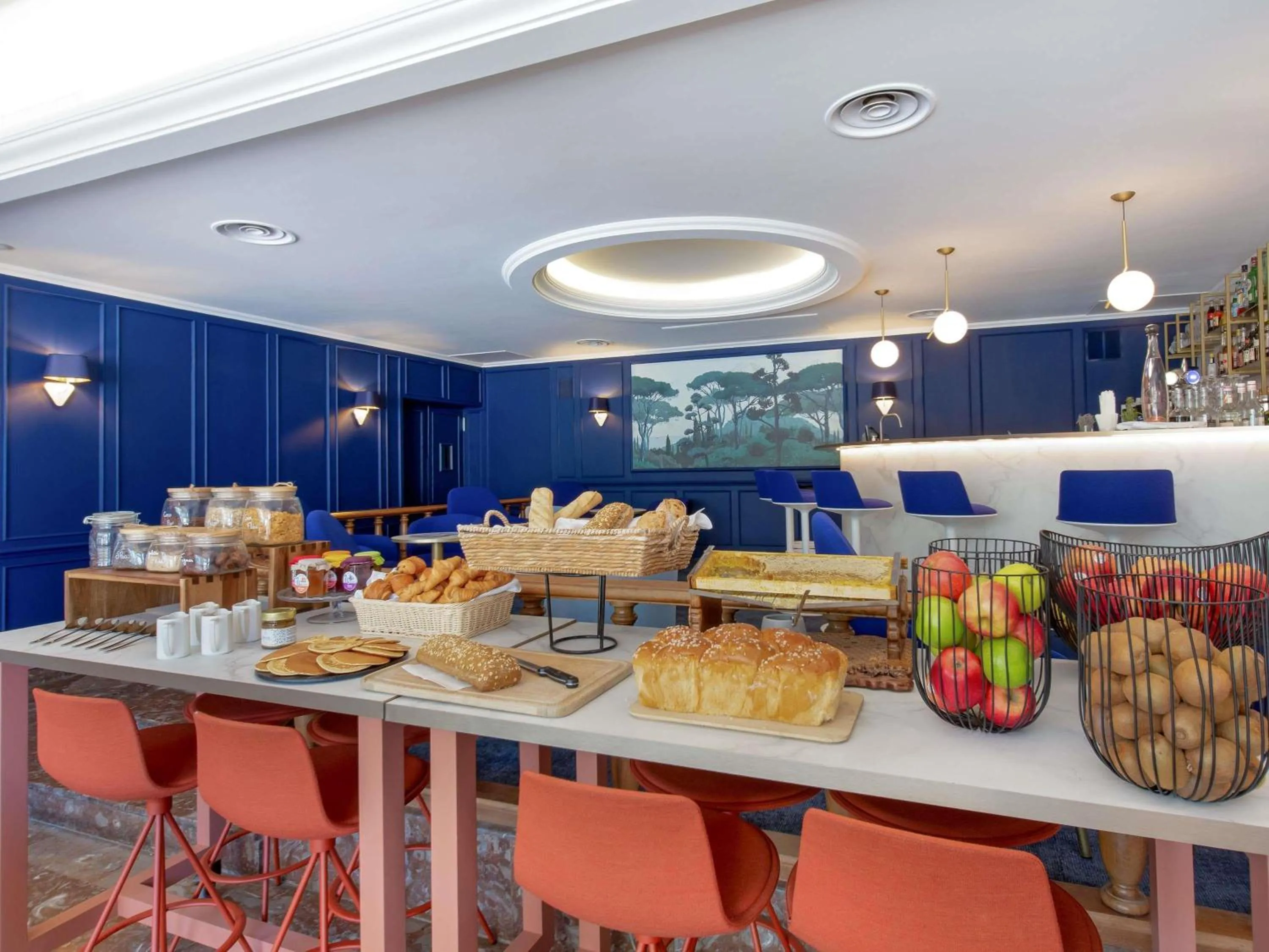 Breakfast in Mercure Marseille Centre Bompard La Corniche