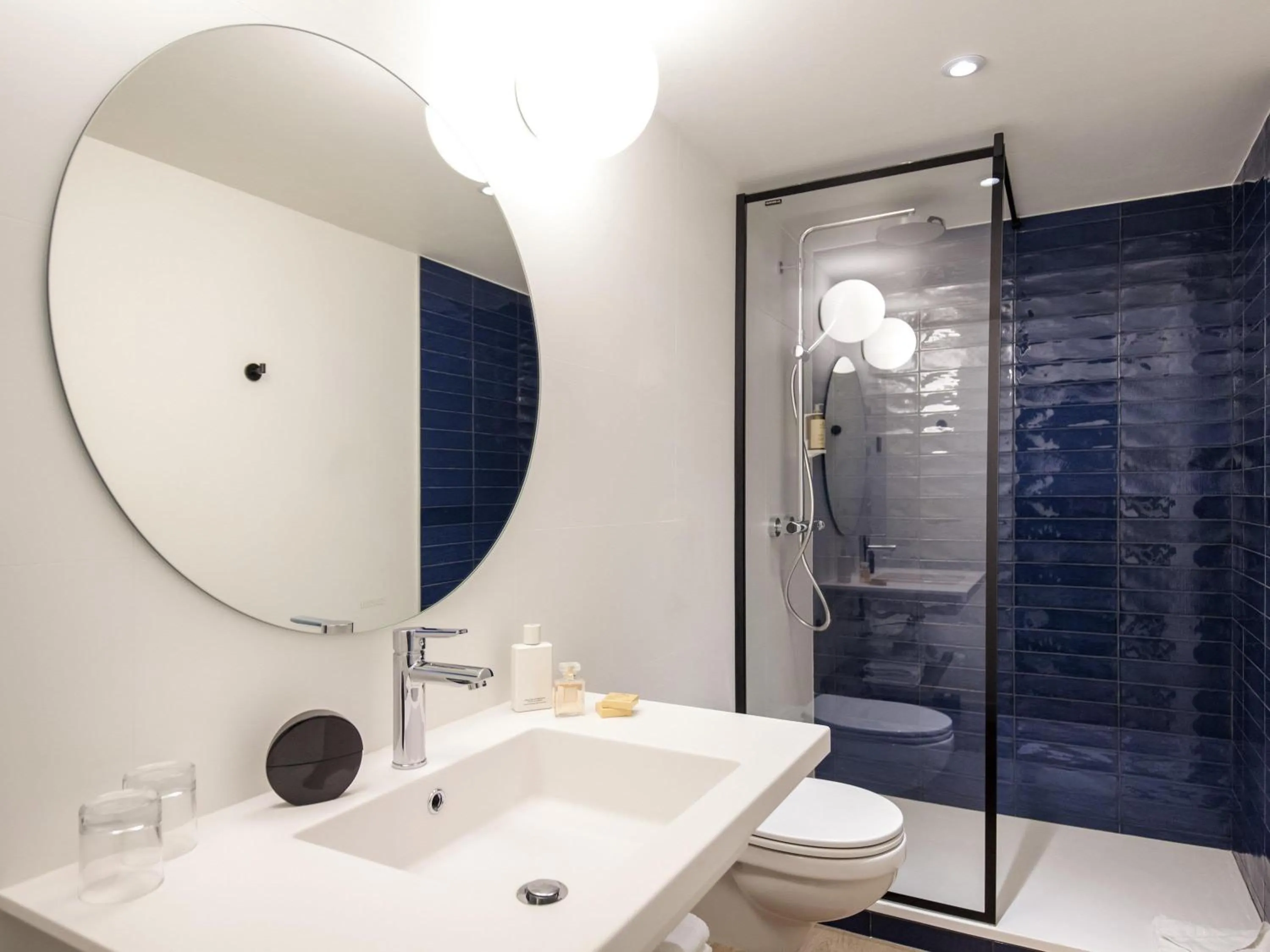 Bedroom in Mercure Marseille Centre Bompard La Corniche