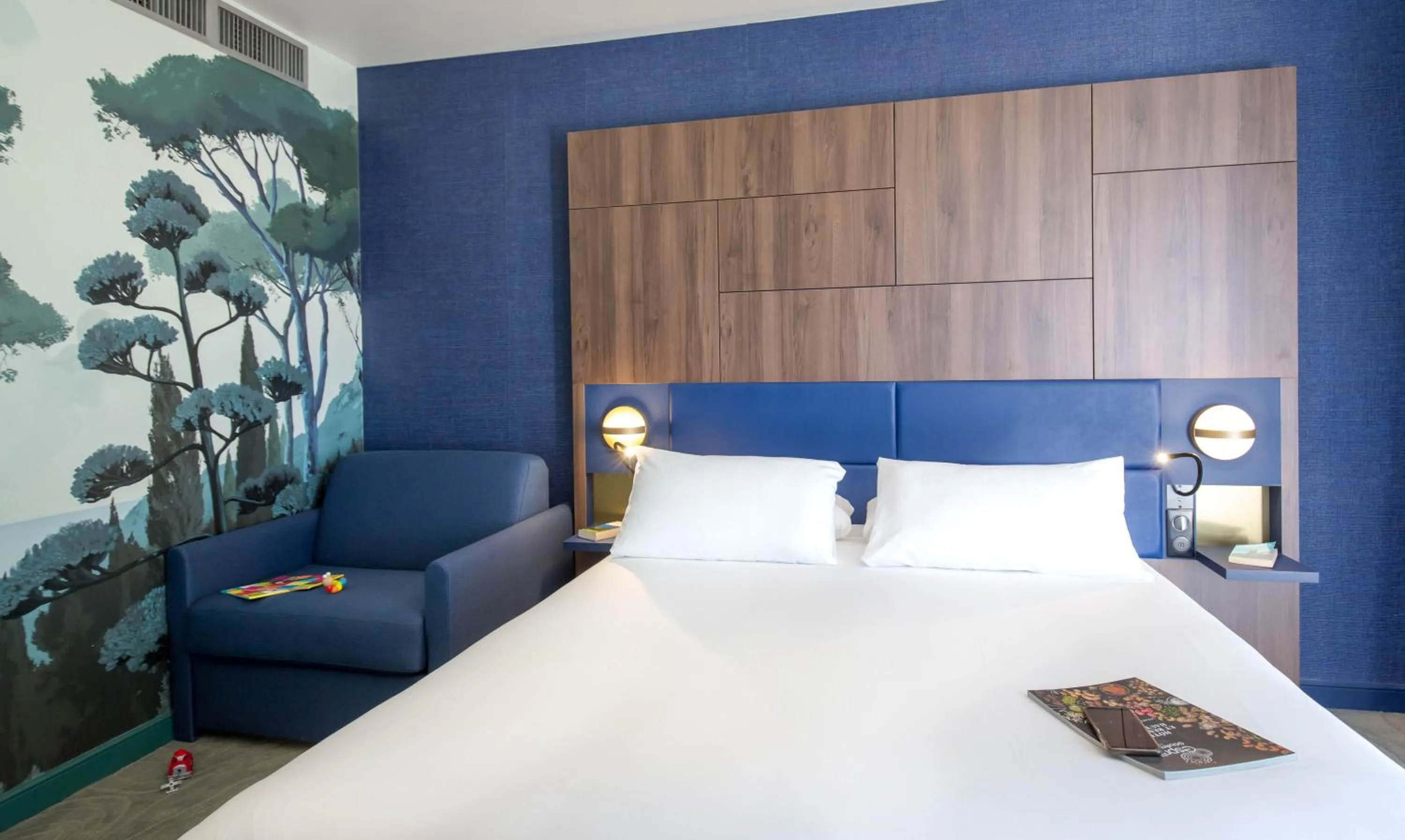 Bedroom, Bed in Mercure Marseille Centre Bompard La Corniche