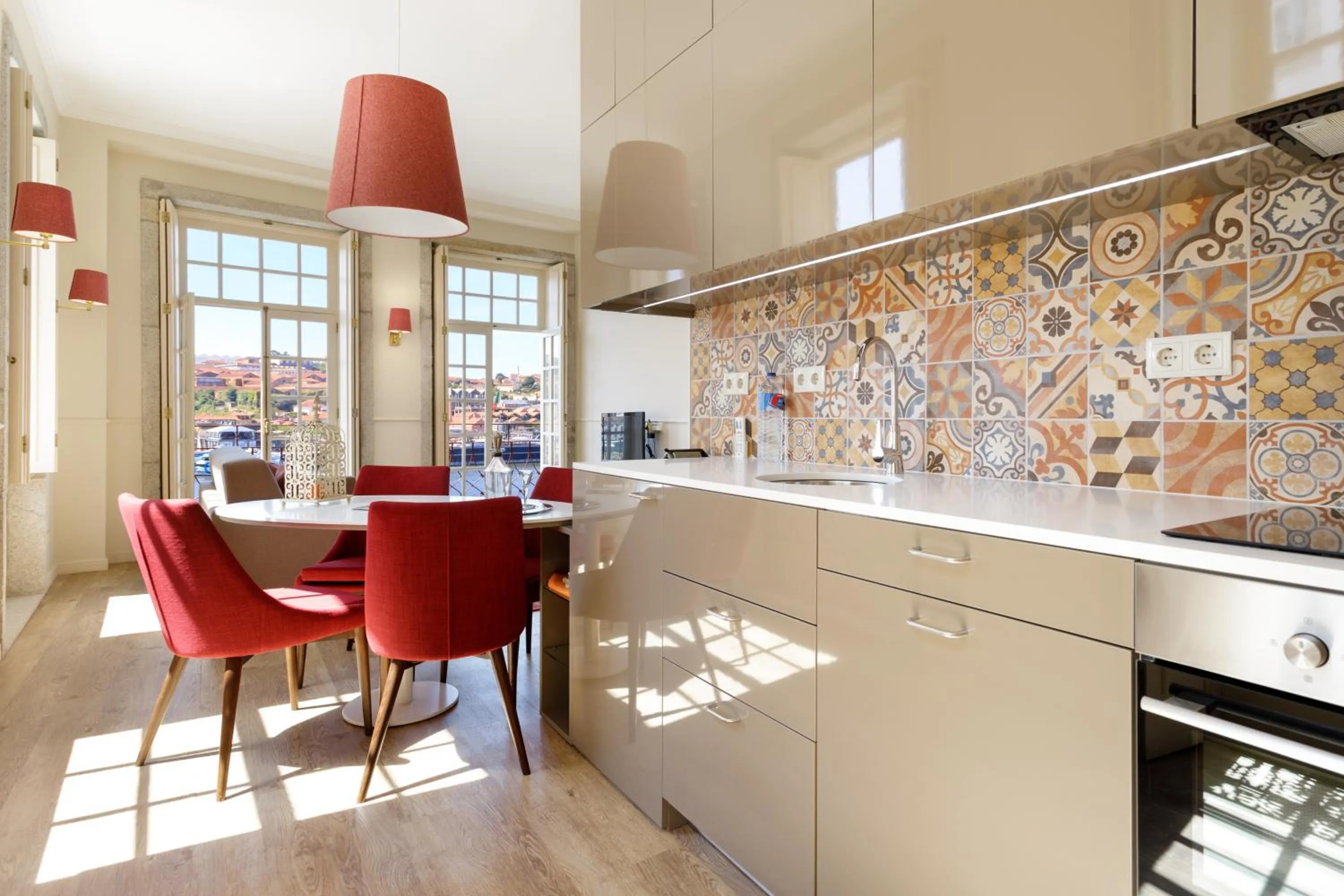 Kitchen or kitchenette in Oporto Home - River Front