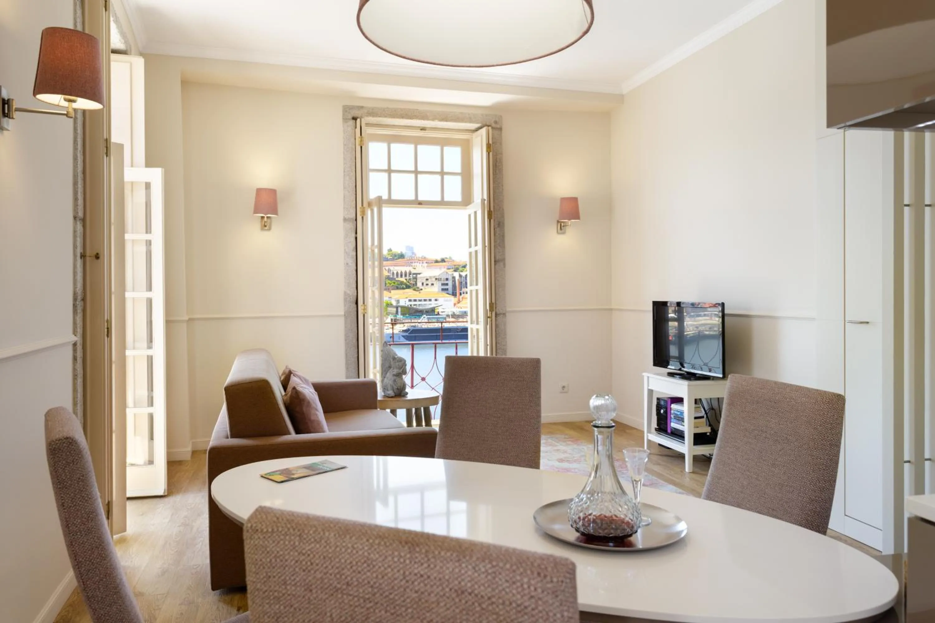 Living room in Oporto Home - River Front