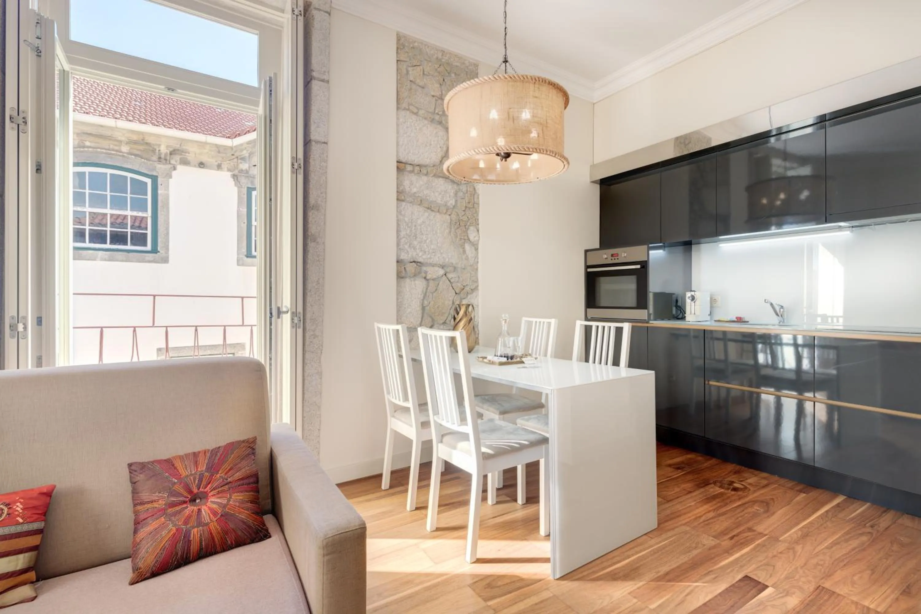 Kitchen or kitchenette in Oporto Home - River Front