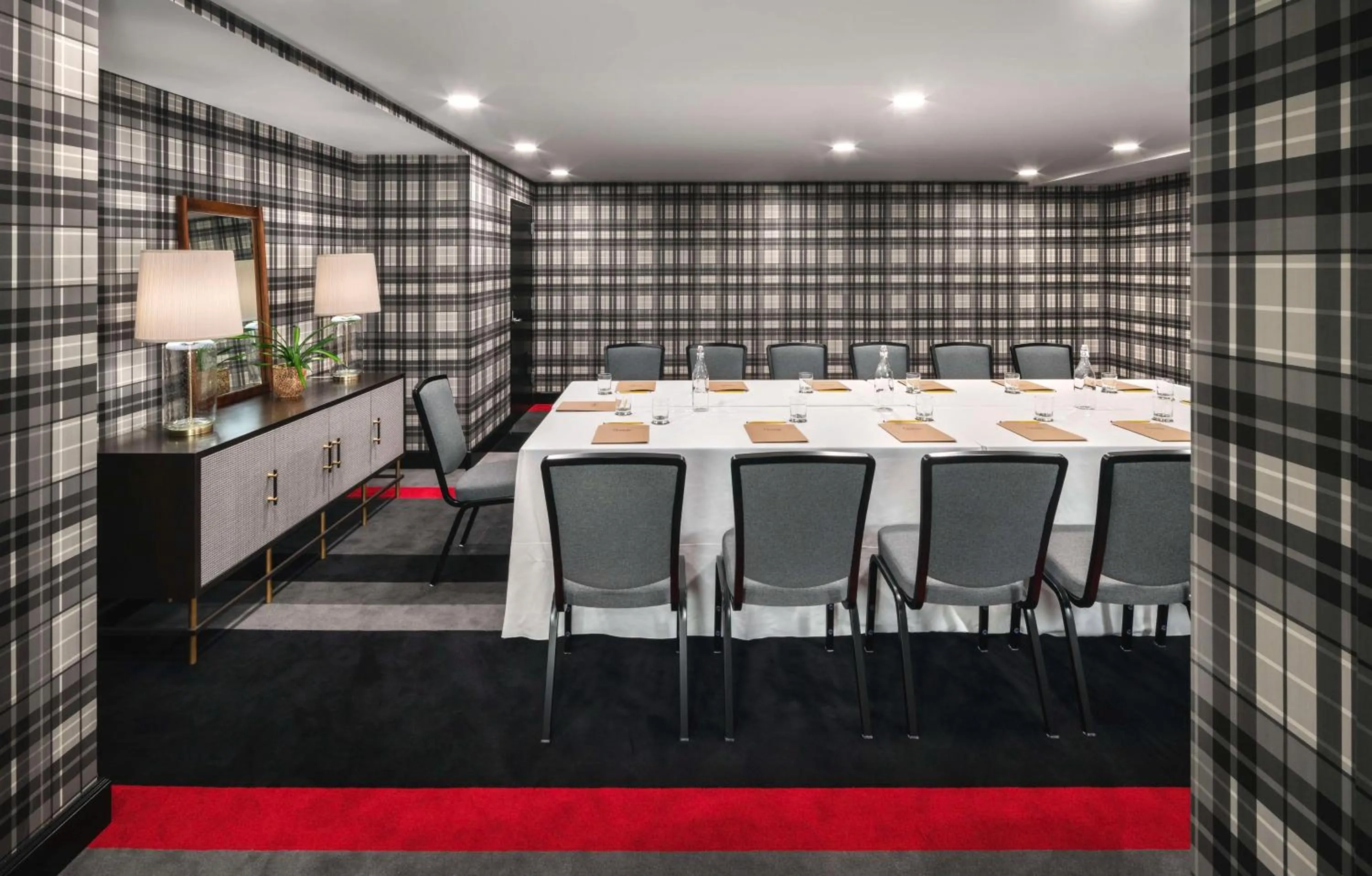 Meeting/conference room in Graduate by Hilton Columbus