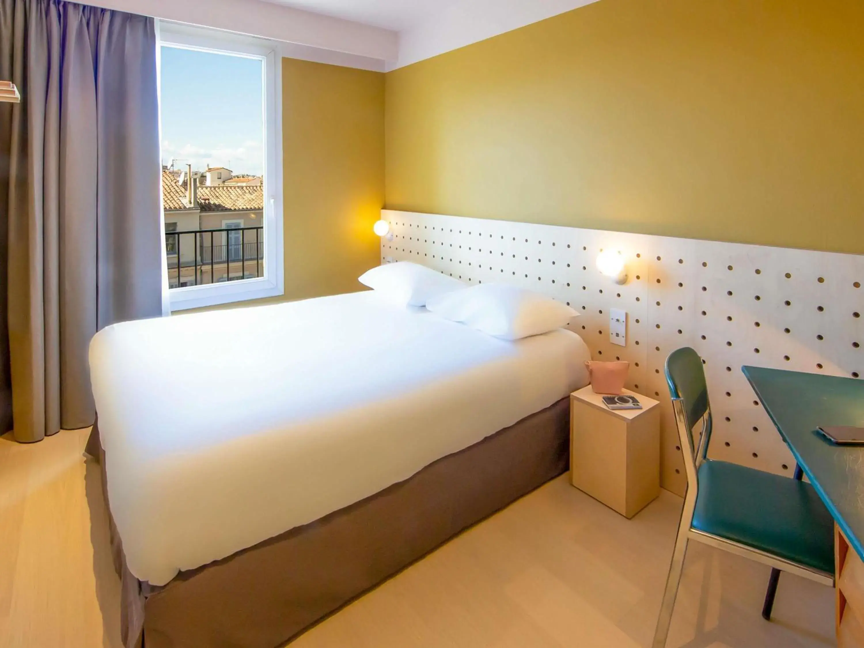 Bedroom, Bed in greet Marseille Centre Saint Charles Bedroom, Bed in greet Marseille Centre Saint Charles