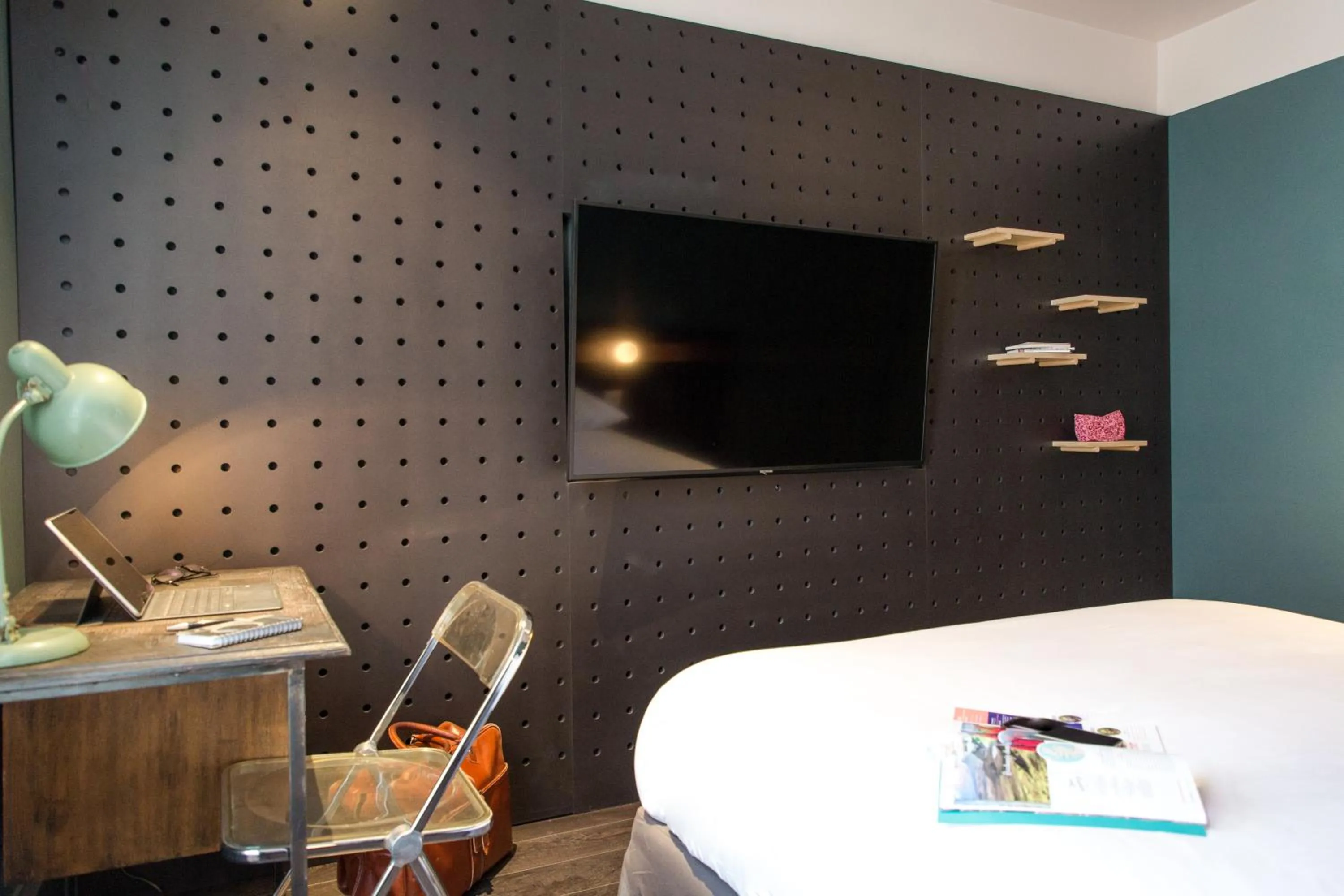 TV and multimedia in greet Marseille Centre Saint Charles