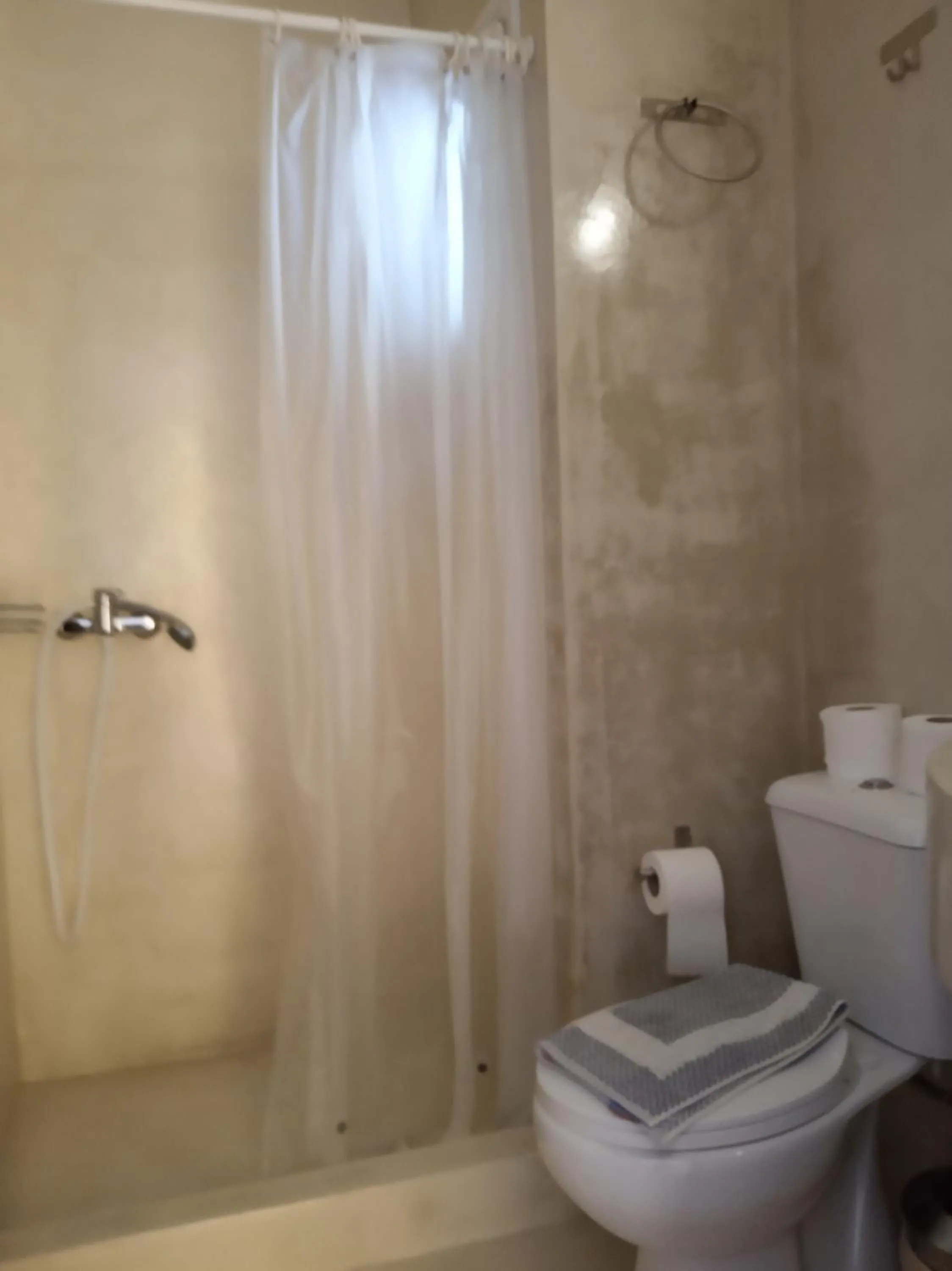 Bathroom in Costareli
