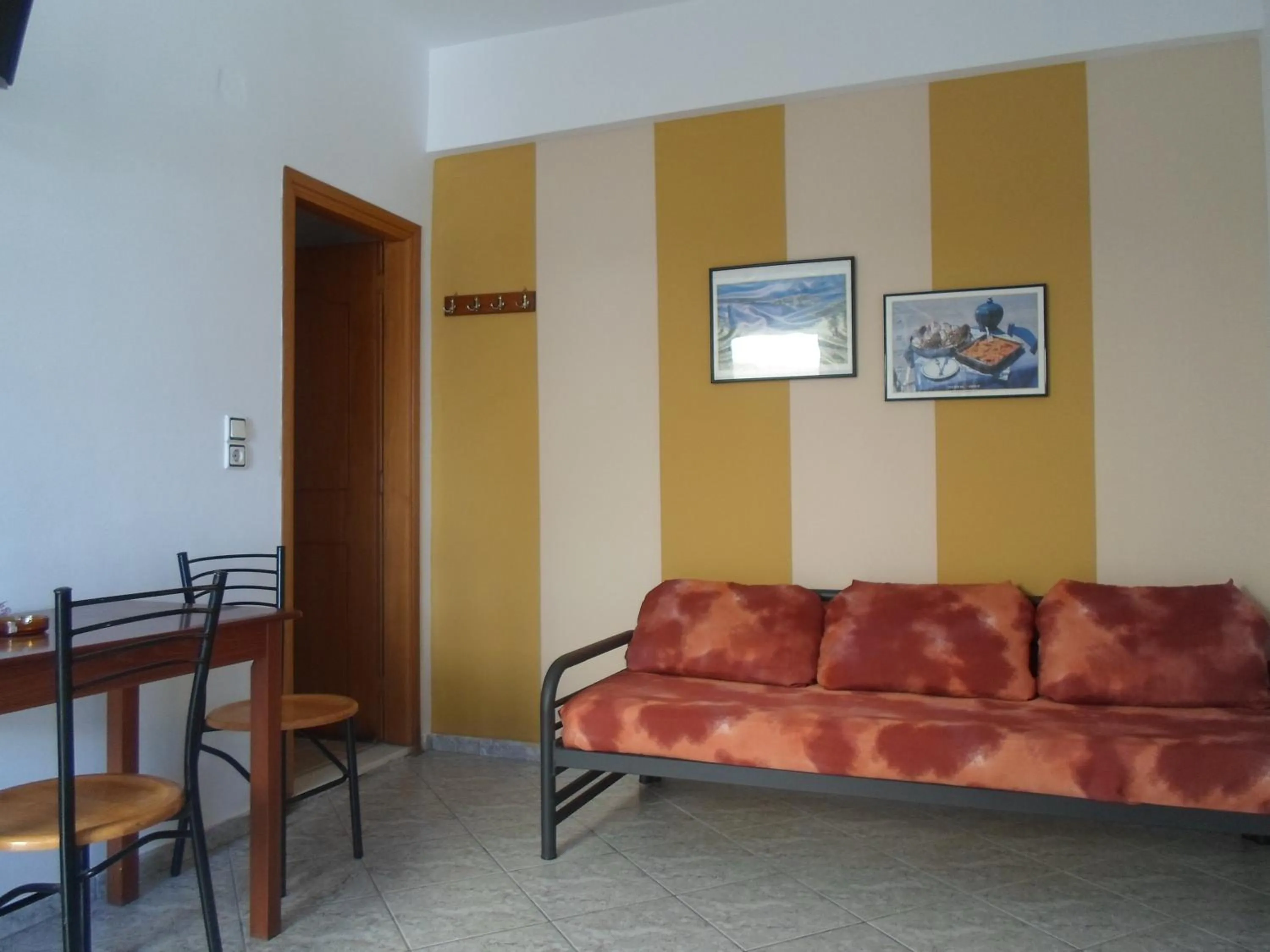Dining area in Costareli