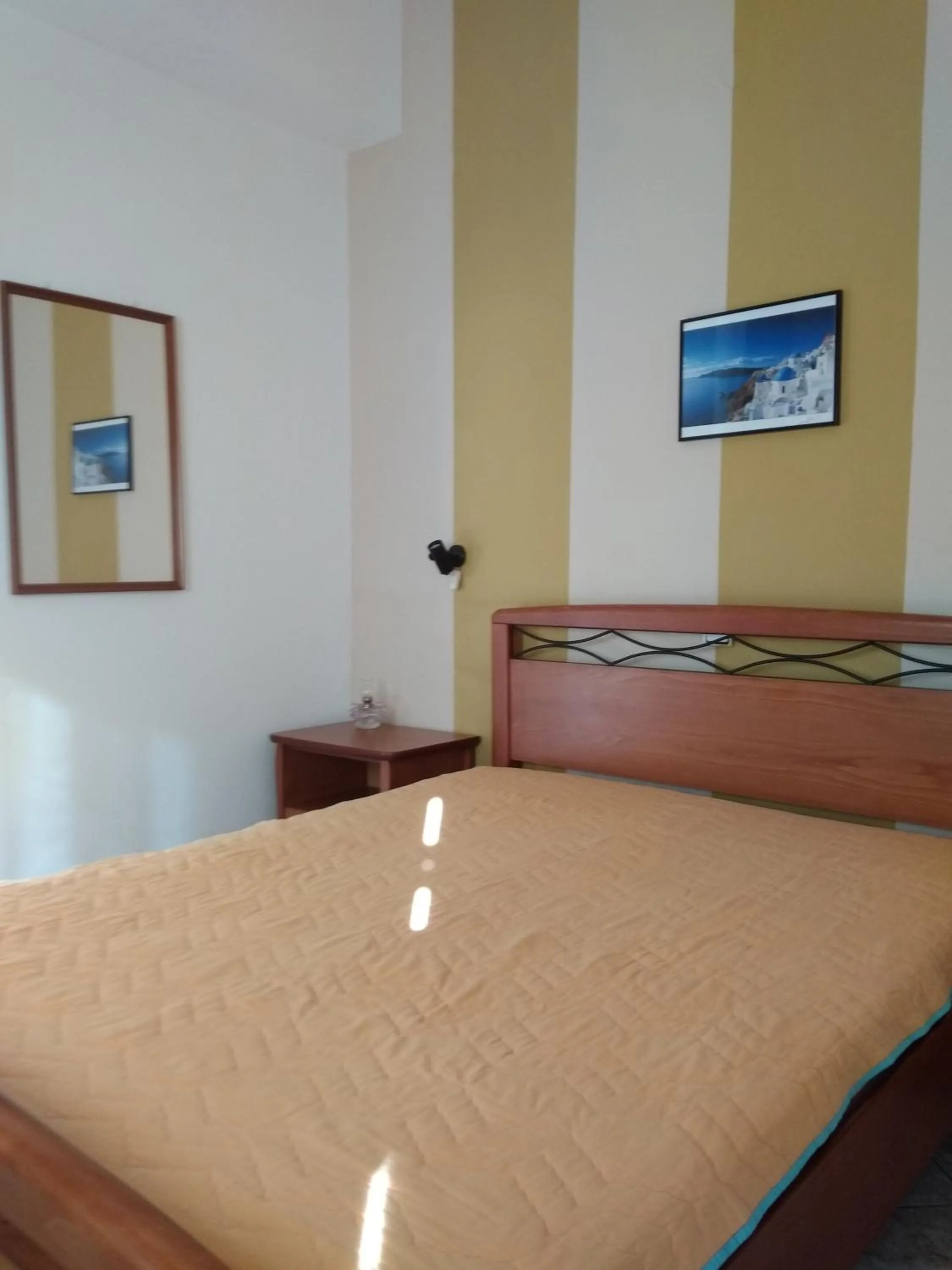Bedroom, Bed in Costareli
