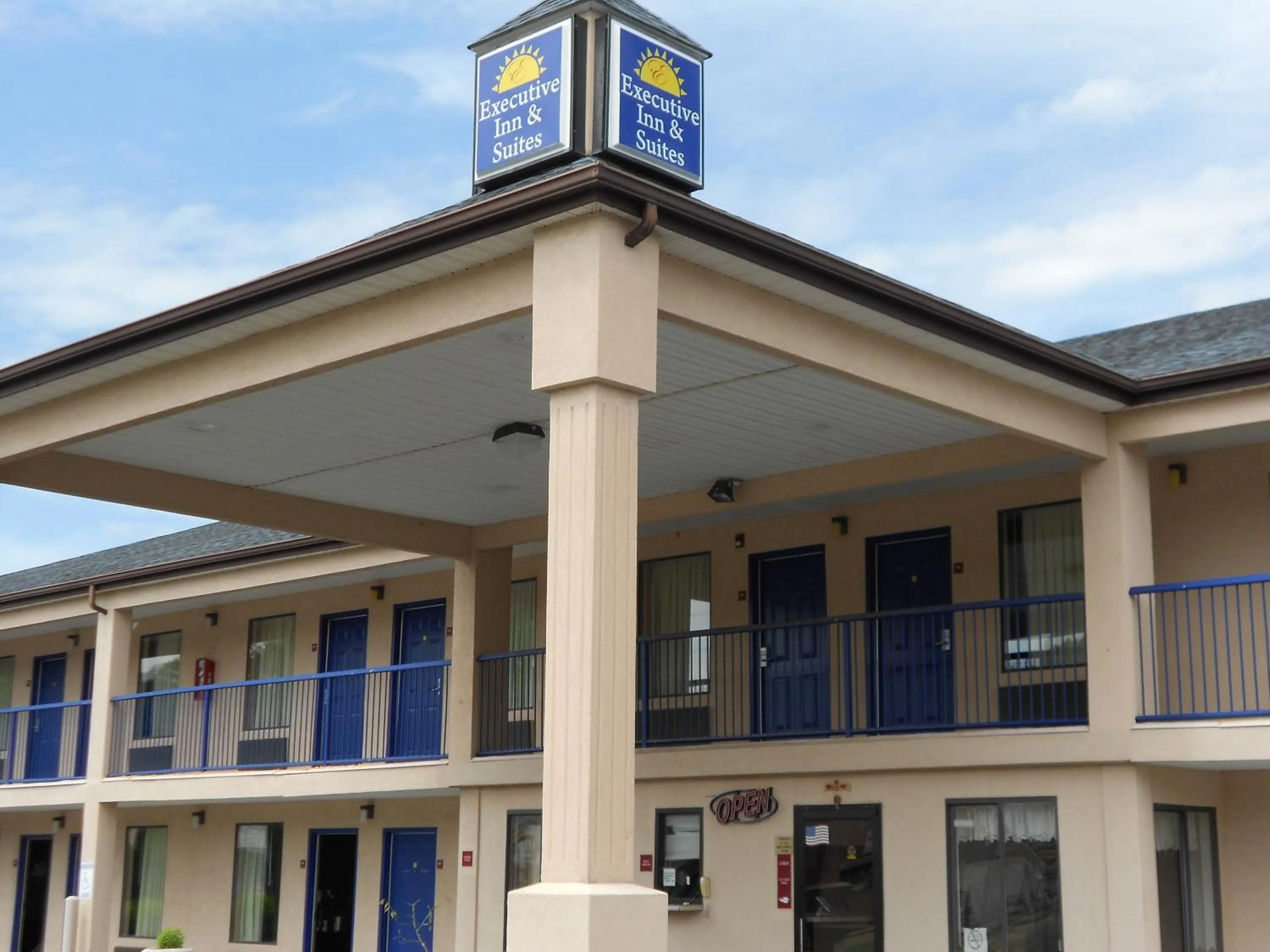 Executive Inn & Suites - Covington