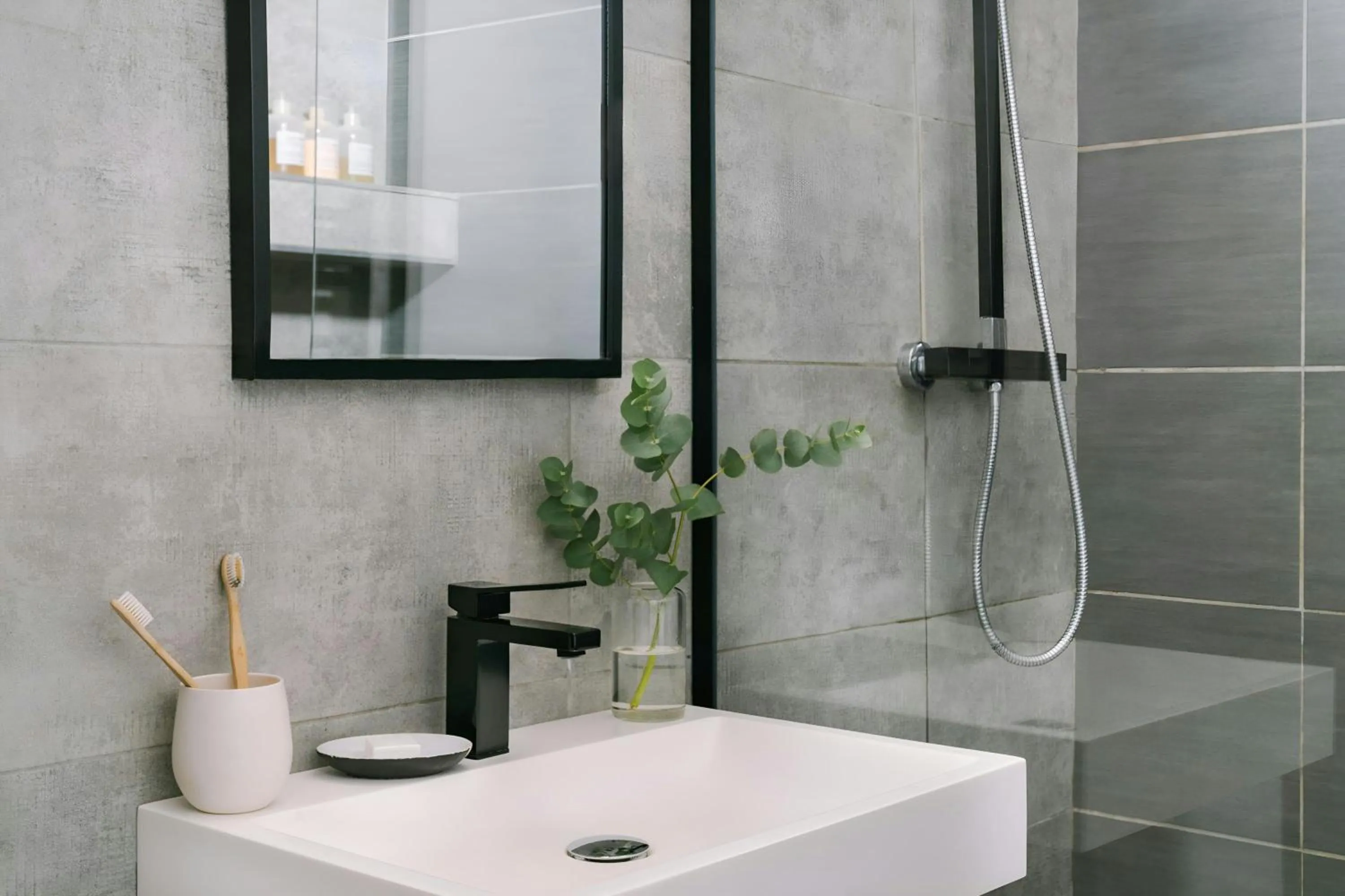 Bathroom in Atala Hotel Champs Elysées, Sonder by Marriott Bonvoy