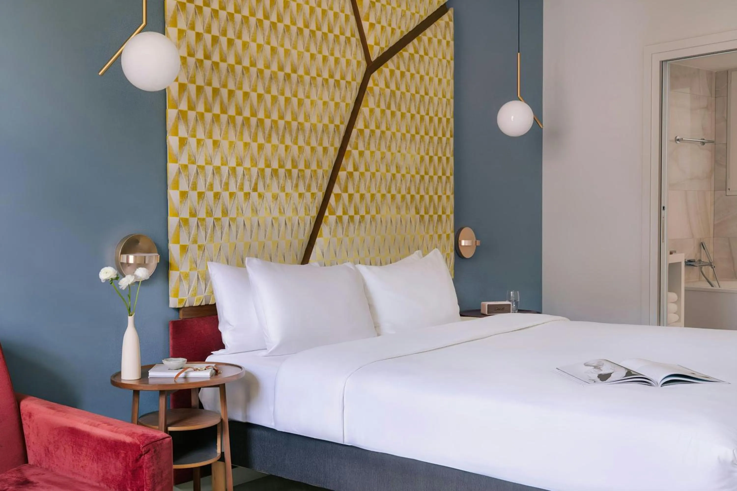 Bedroom, Bed in Atala Hotel Champs Elysées, Sonder by Marriott Bonvoy