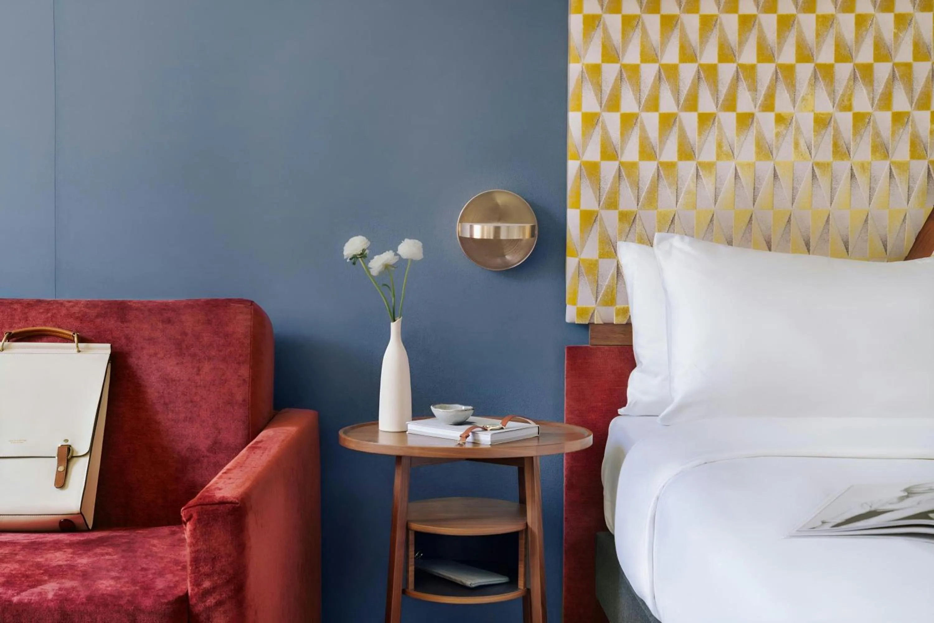 Living room, Bed in Atala Hotel Champs Elysées, Sonder by Marriott Bonvoy