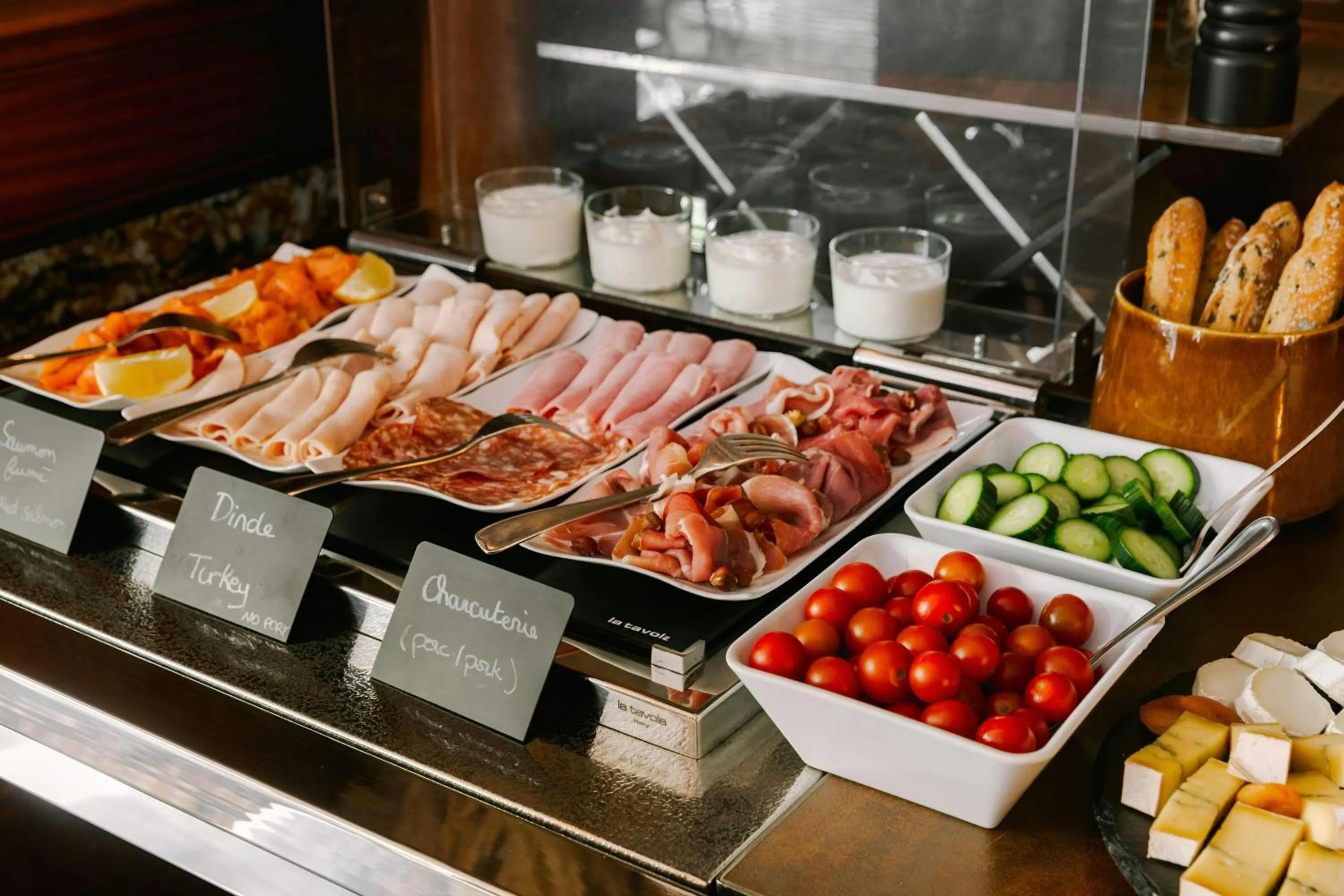 Breakfast in Atala Hotel Champs Elysées, Sonder by Marriott Bonvoy