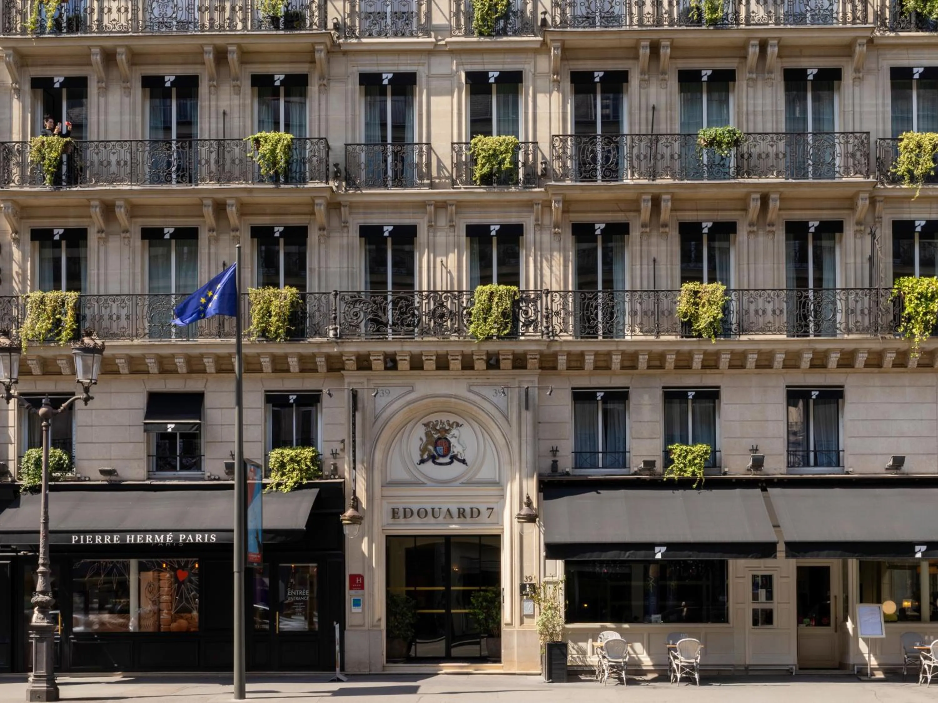 Facade/entrance in Edouard 7 Paris Opéra