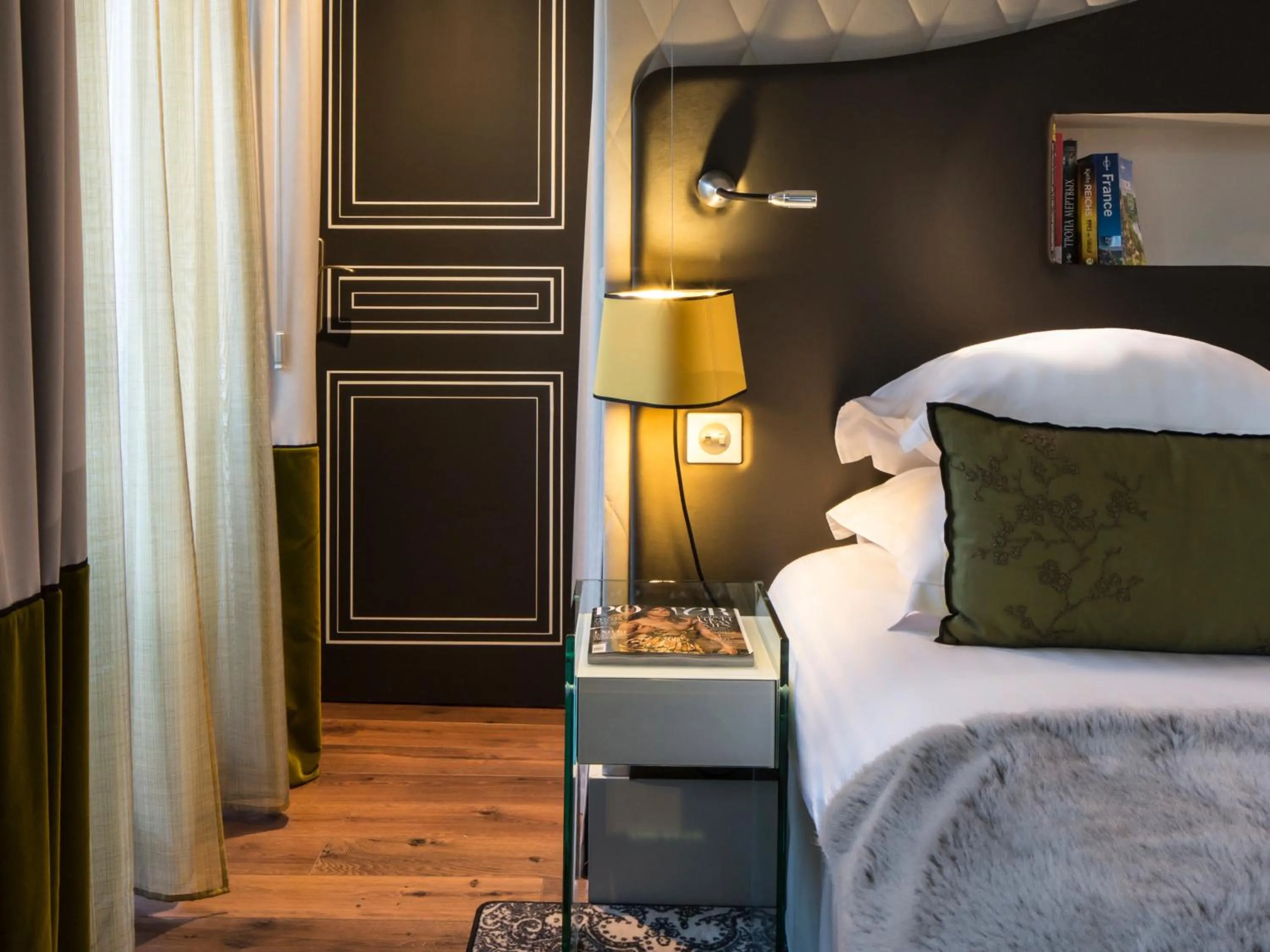 Bedroom, Bed in Edouard 7 Paris Opéra