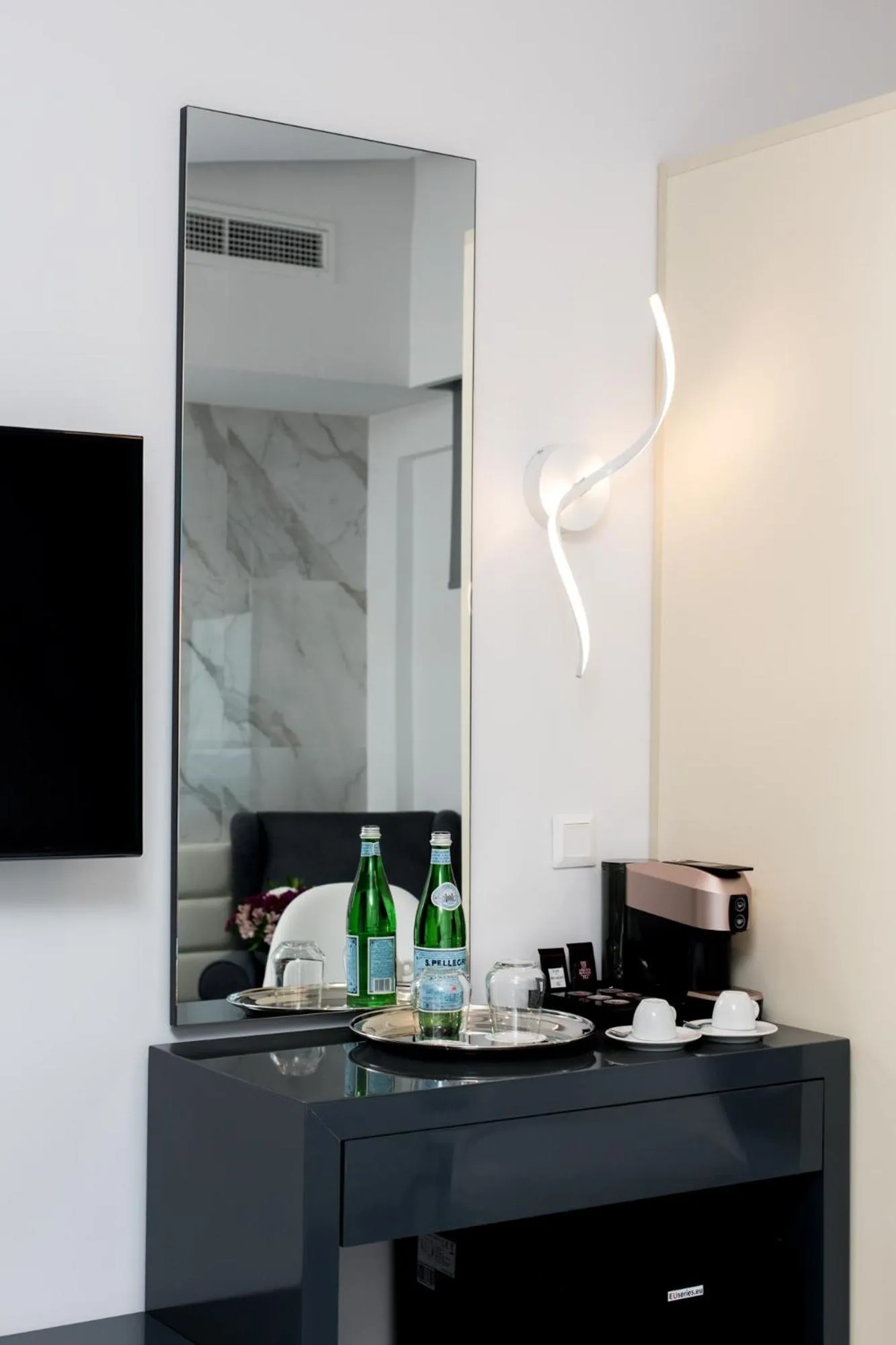 Crystal villas & suites