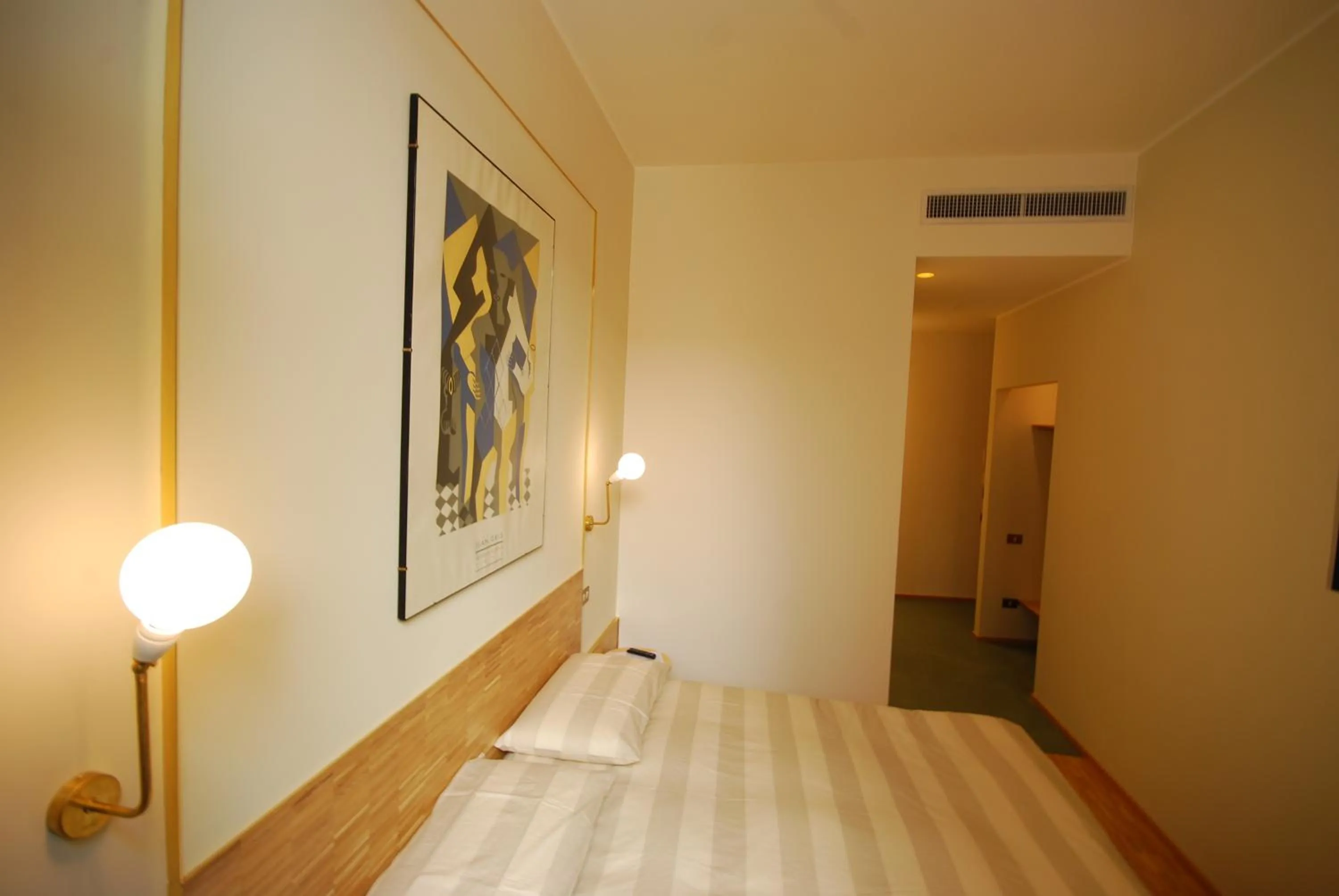 Photo of the whole room, Bed in Concoct Milano