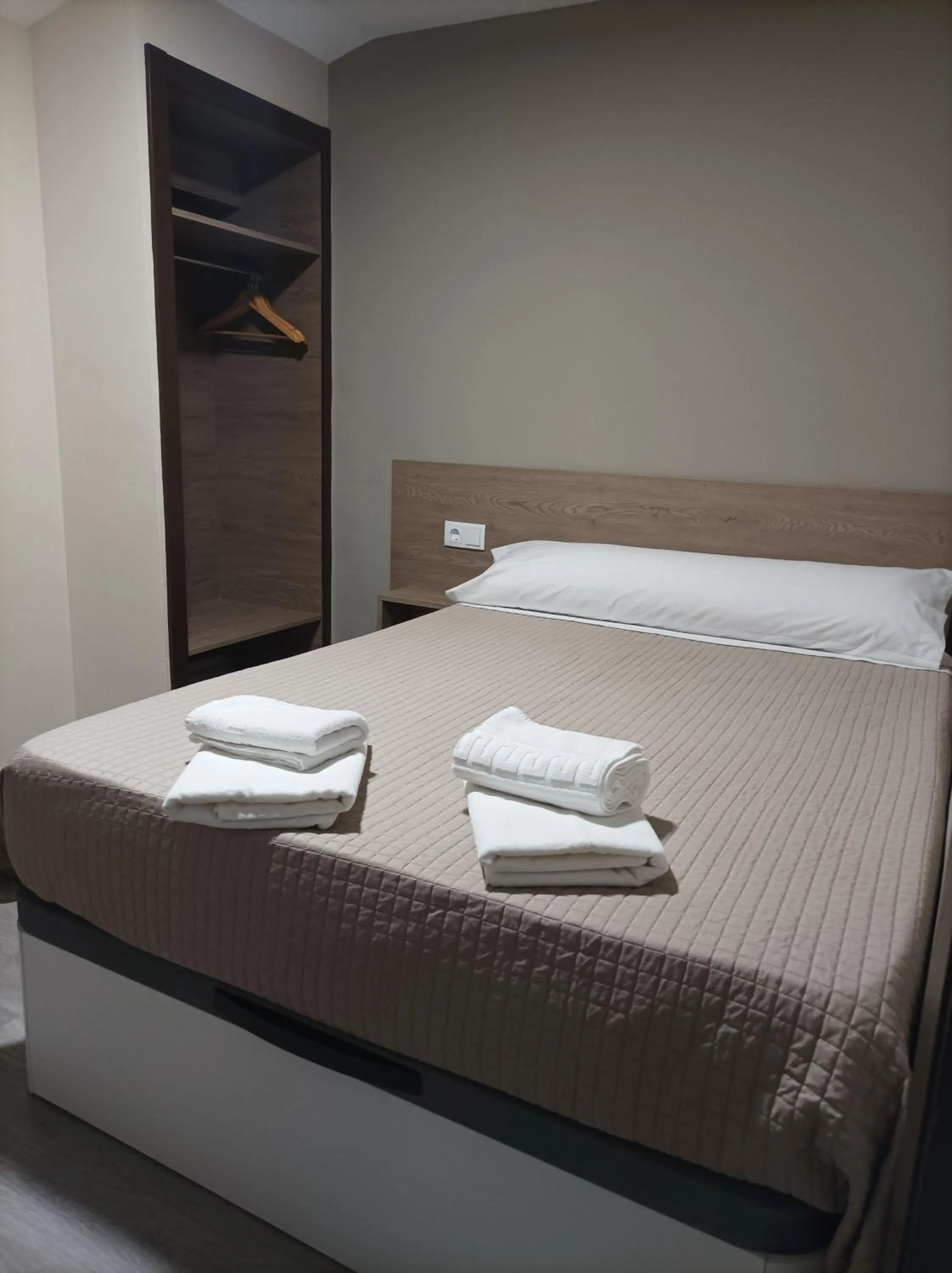Bed in Hotel Balfagón