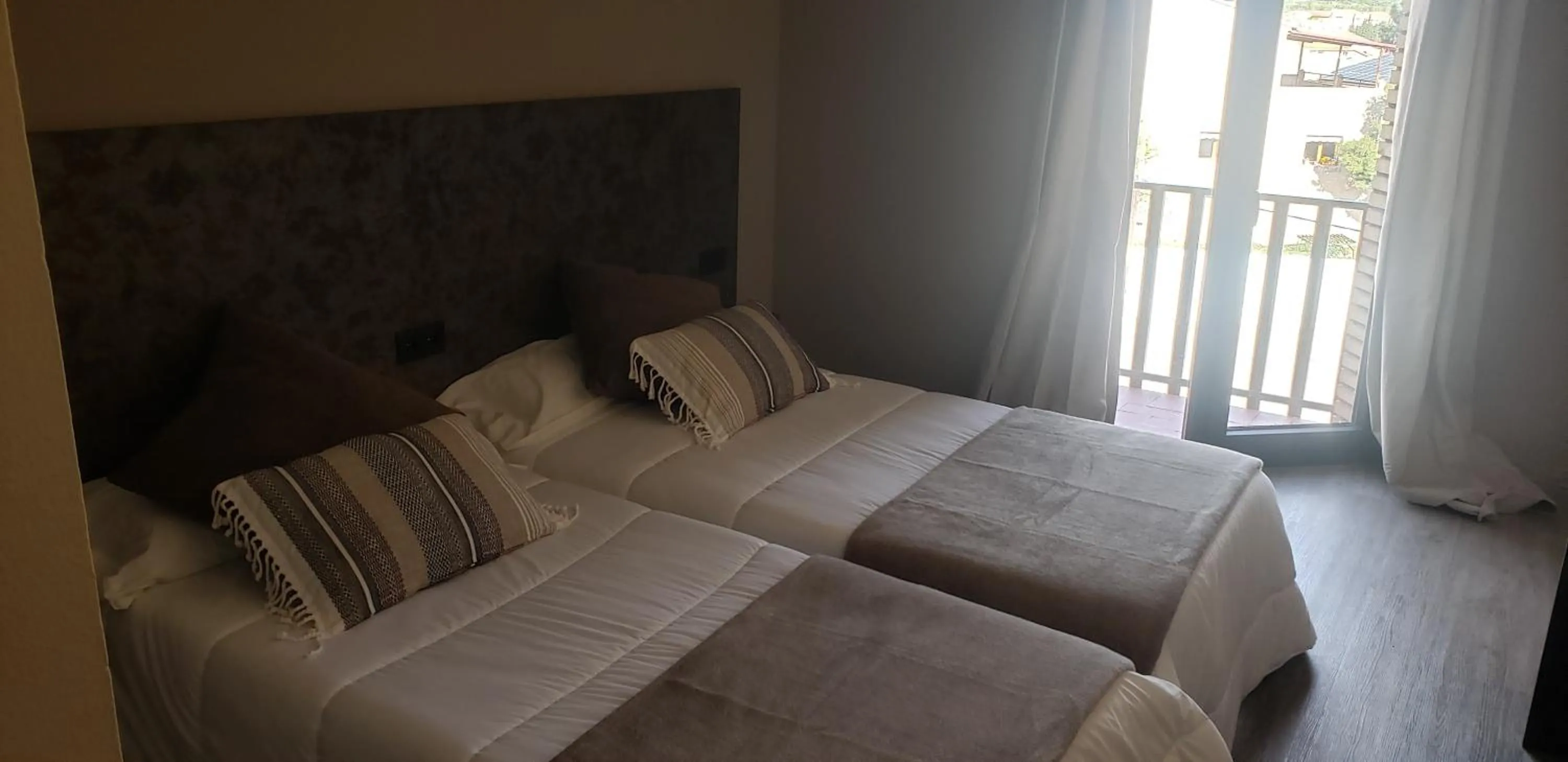 Bedroom, Bed in Hotel Balfagón