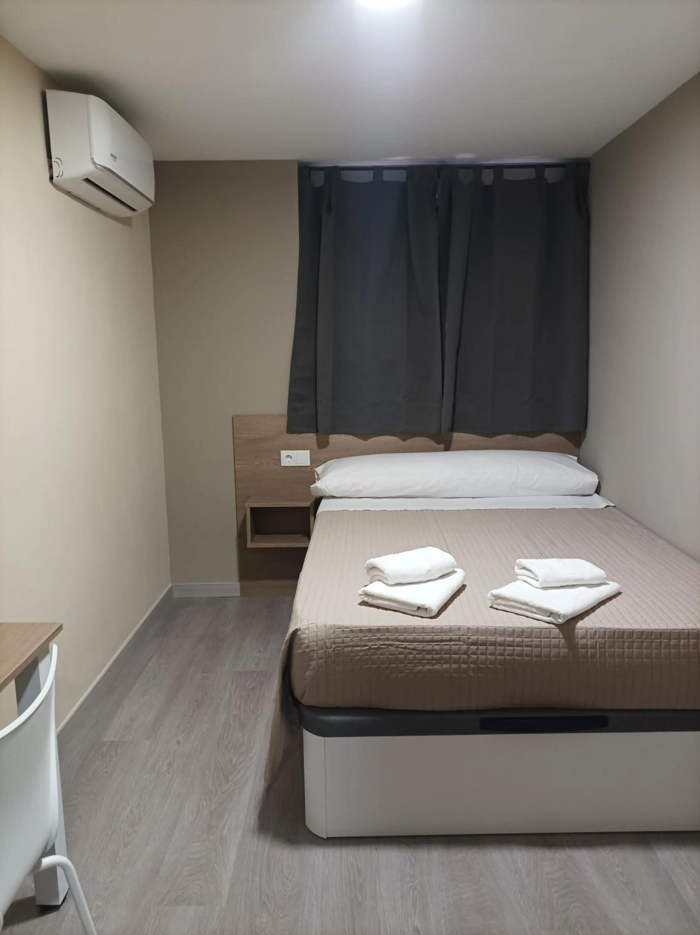 Bed in Hotel Balfagón