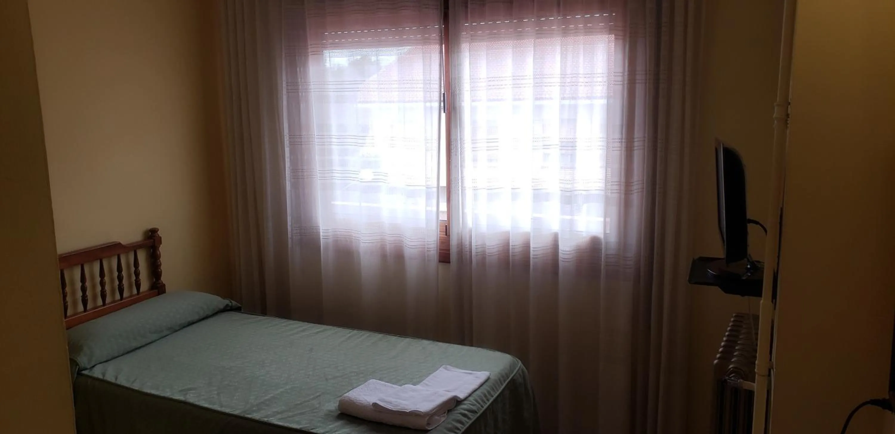 Bed in Hotel Balfagón